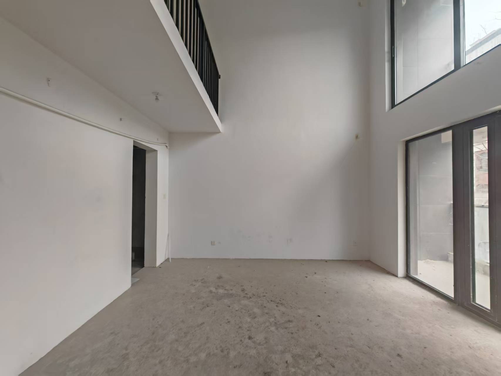 云樾东方 3室2厅2卫 243.00m&sup2;