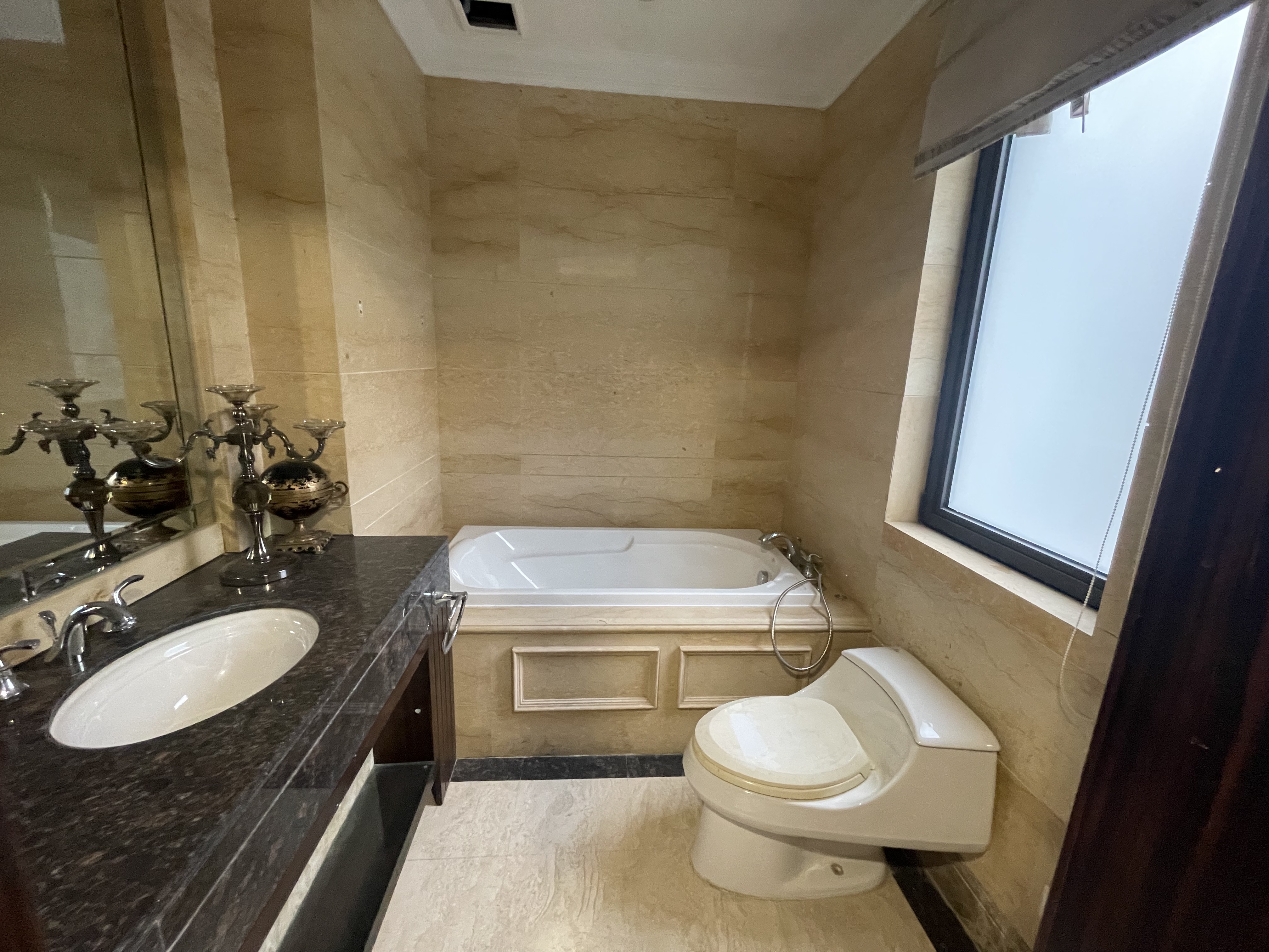 南通橡树湾 5室2厅3卫 225m&sup2;