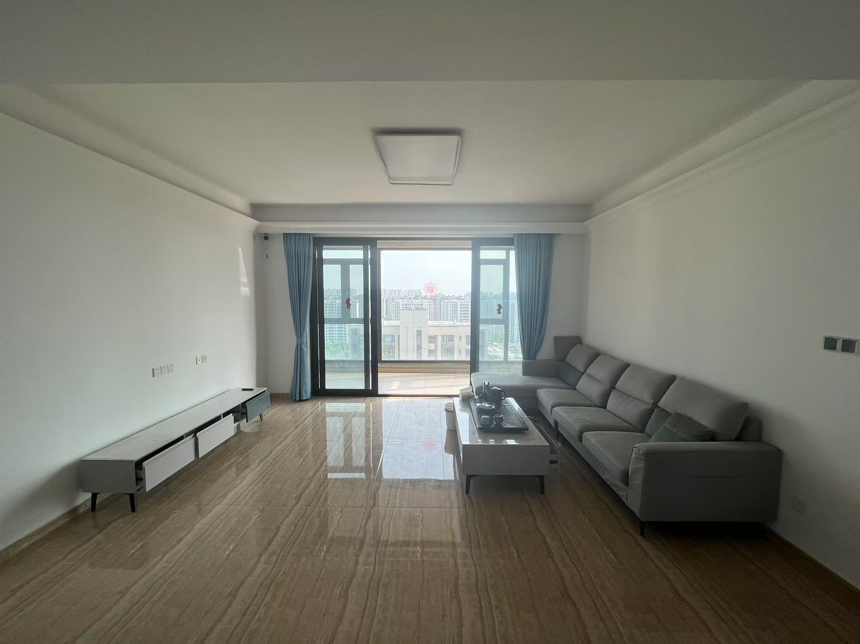 碧桂园时代悦城 5室2厅3卫 192.31m&sup2;