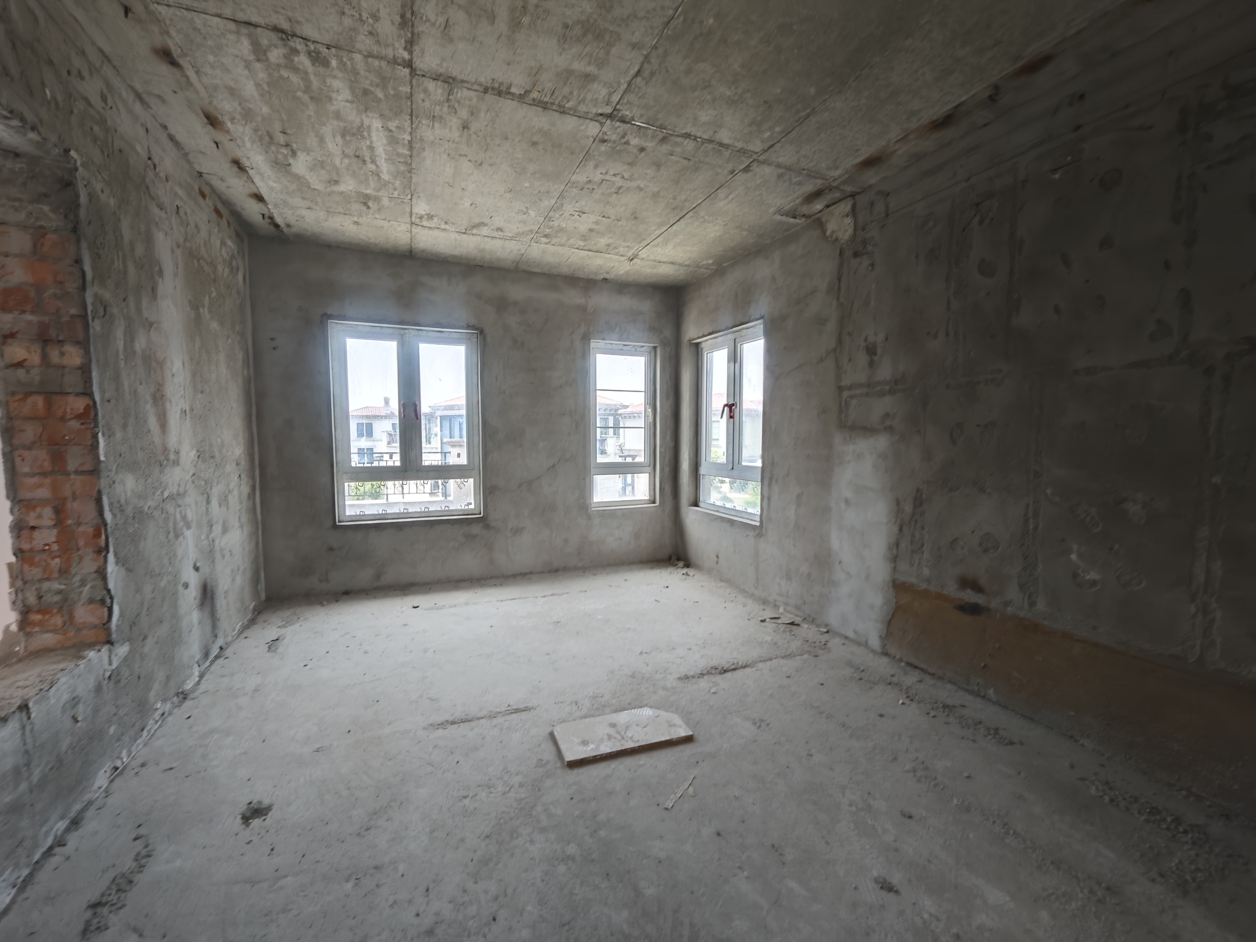顺发御园 5室2厅4卫 313.00m²