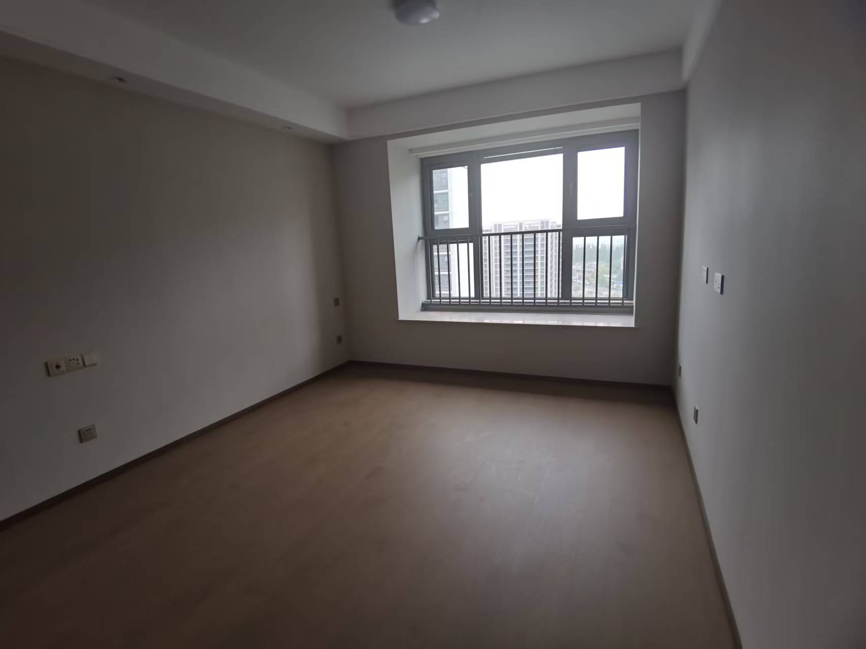 长泰滨河国际 4室2厅2卫 142.36m&sup2;