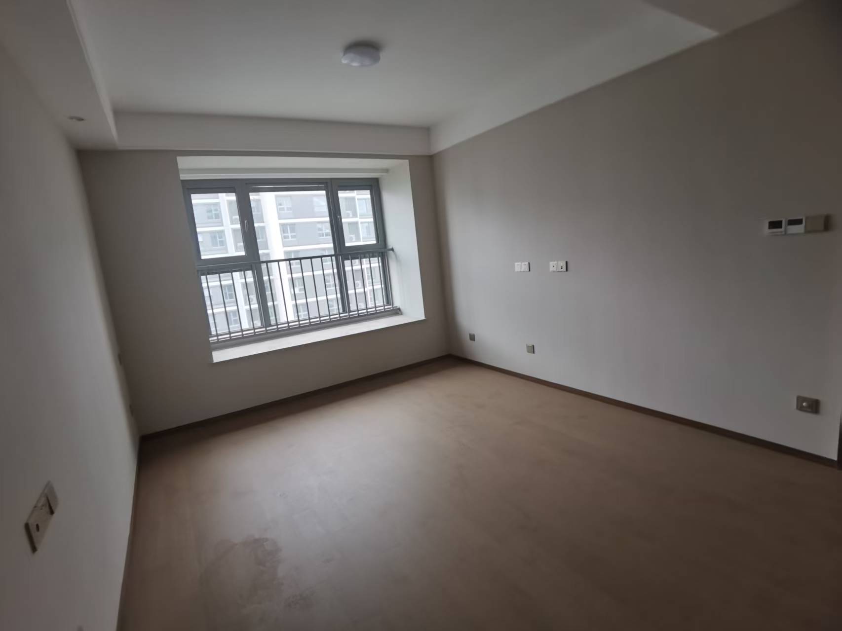 长泰滨河国际 4室2厅2卫 142.36m&sup2;