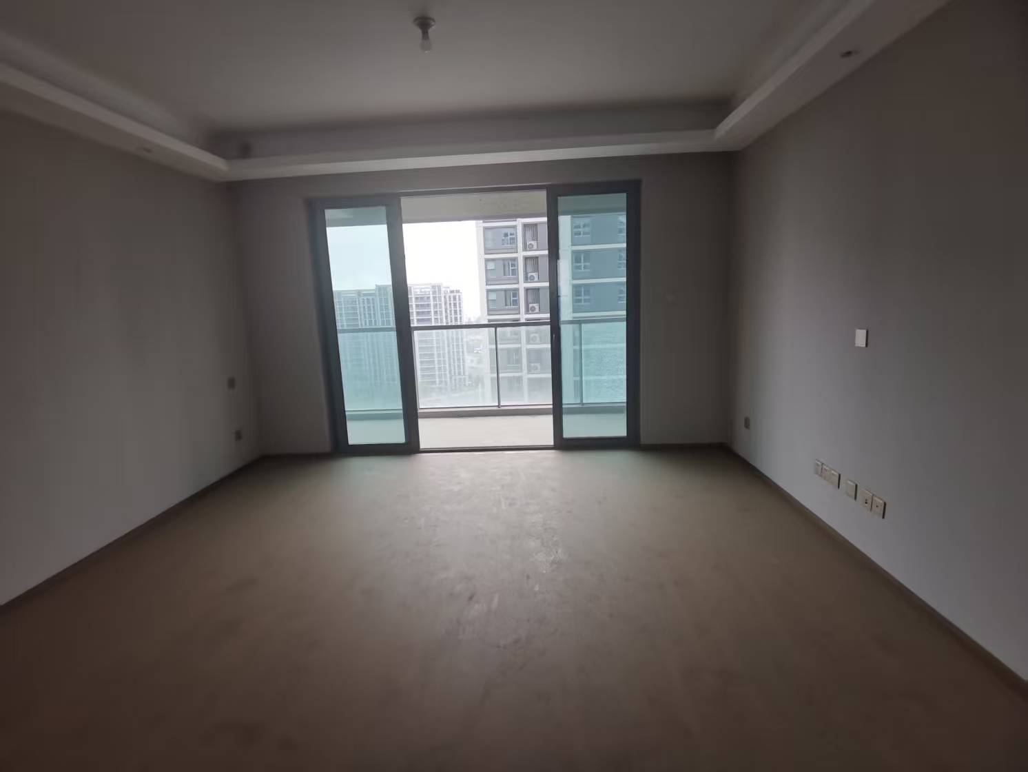 长泰滨河国际 4室2厅2卫 142.36m²