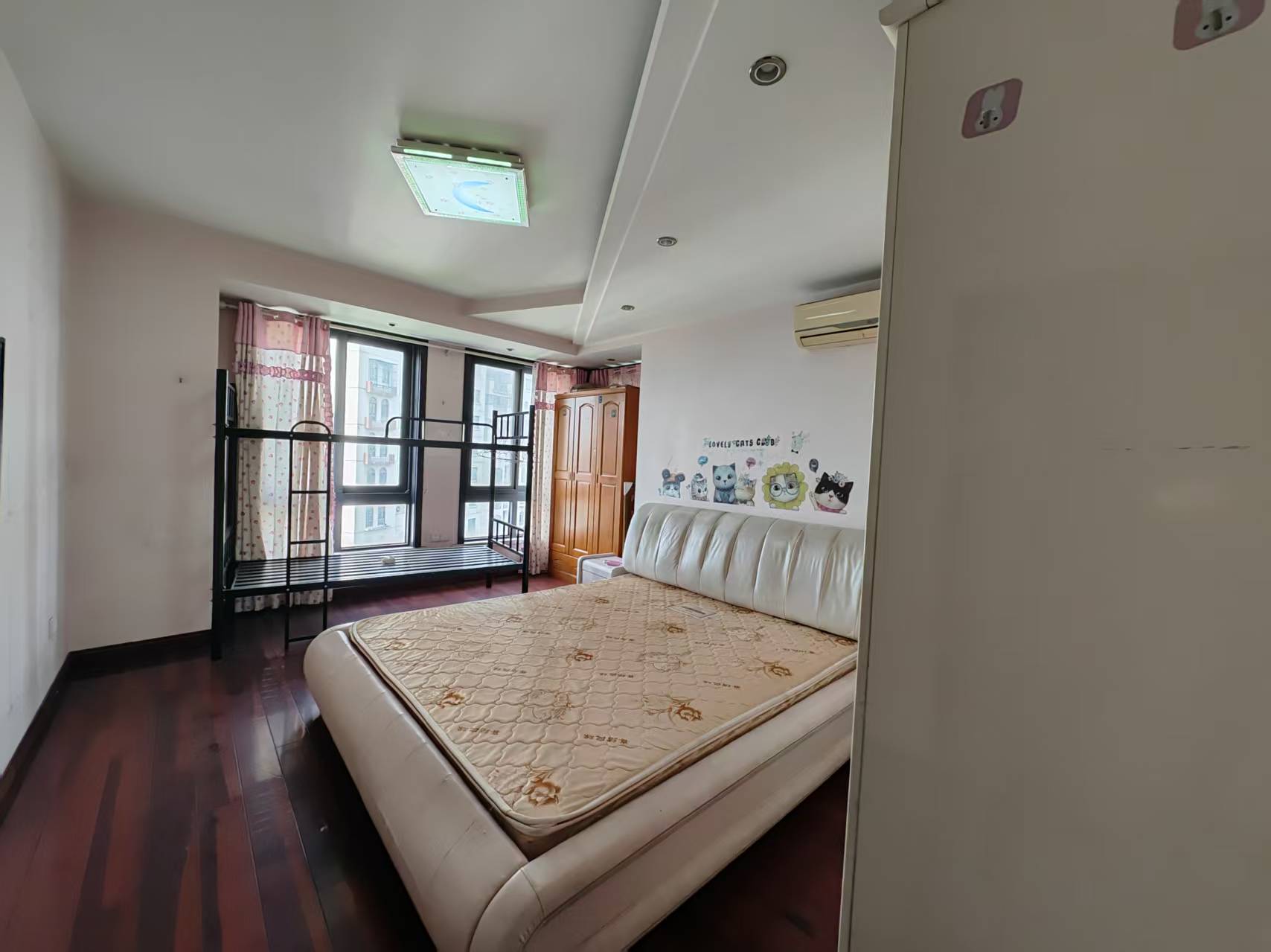 高迪晶城 3室2厅1卫 93.00m&sup2;
