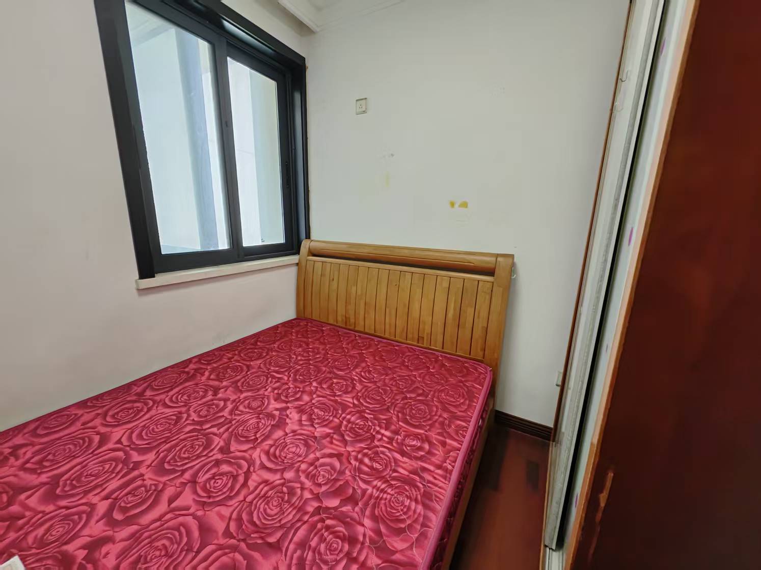 高迪晶城 3室2厅1卫 93.00m&sup2;