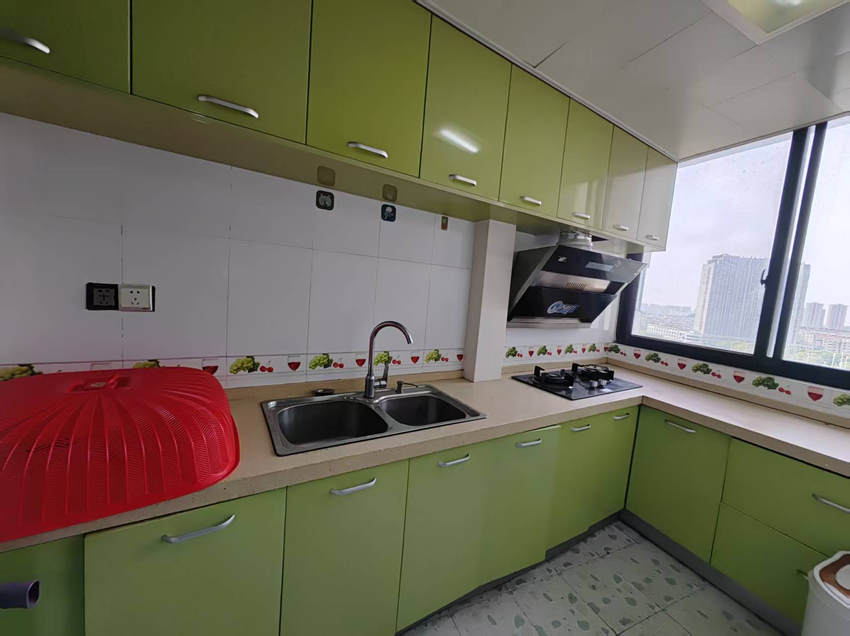 高迪晶城 3室2厅1卫 93.00m&sup2;