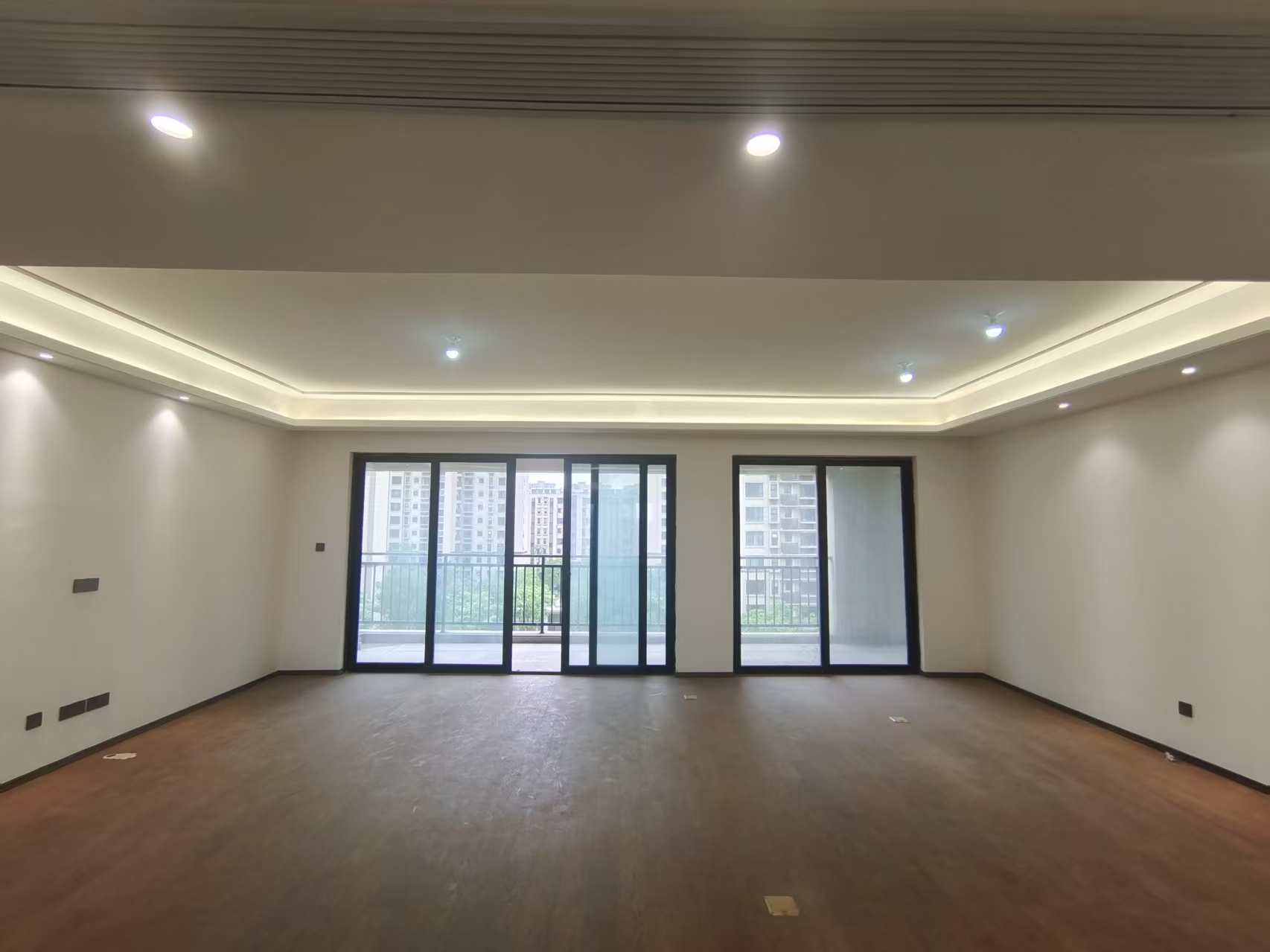 春风南岸东园 4室2厅3卫 215.00m&sup2;