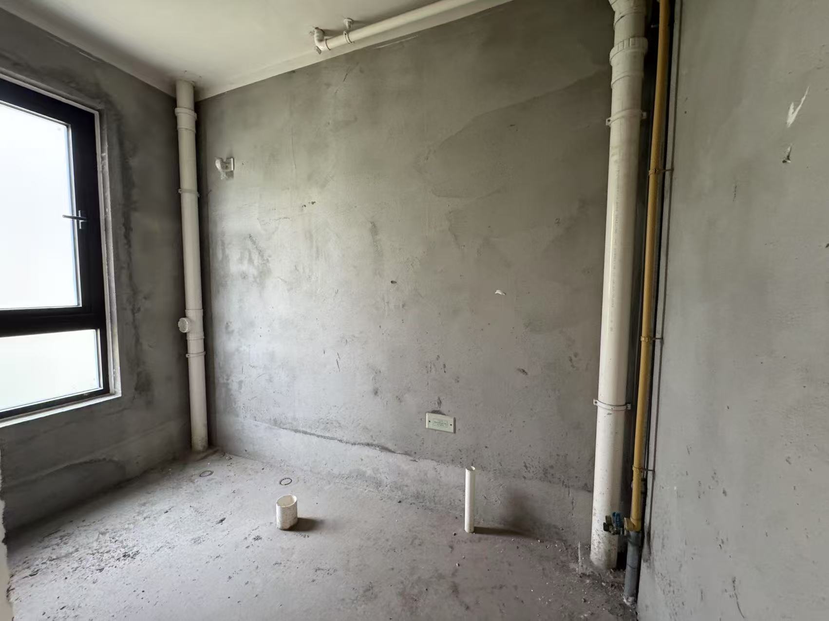 绿地新里城 4室2厅2卫 139m&sup2;