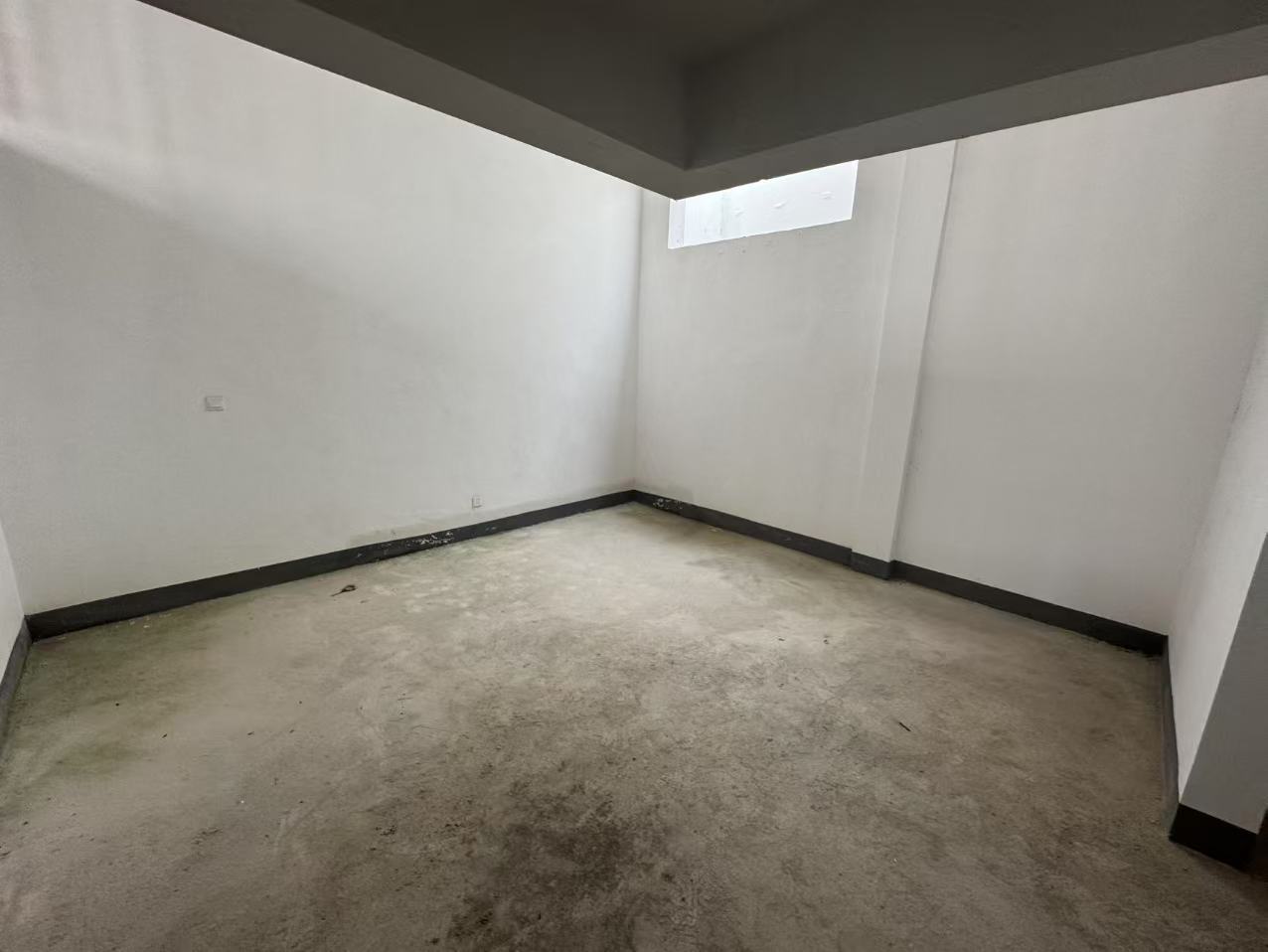 绿地新里城 4室2厅2卫 139m&sup2;