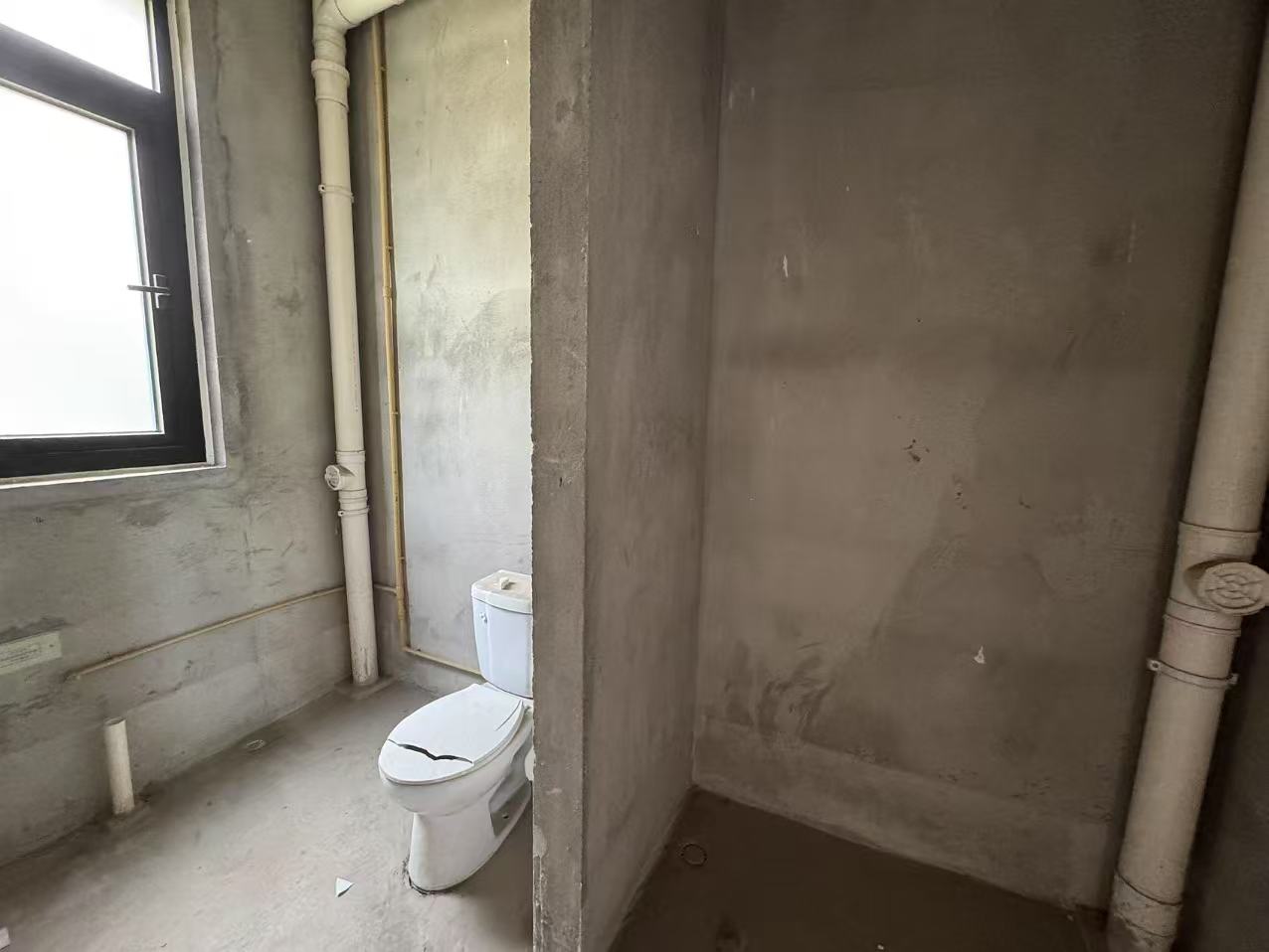 绿地新里城 4室2厅2卫 139m&sup2;