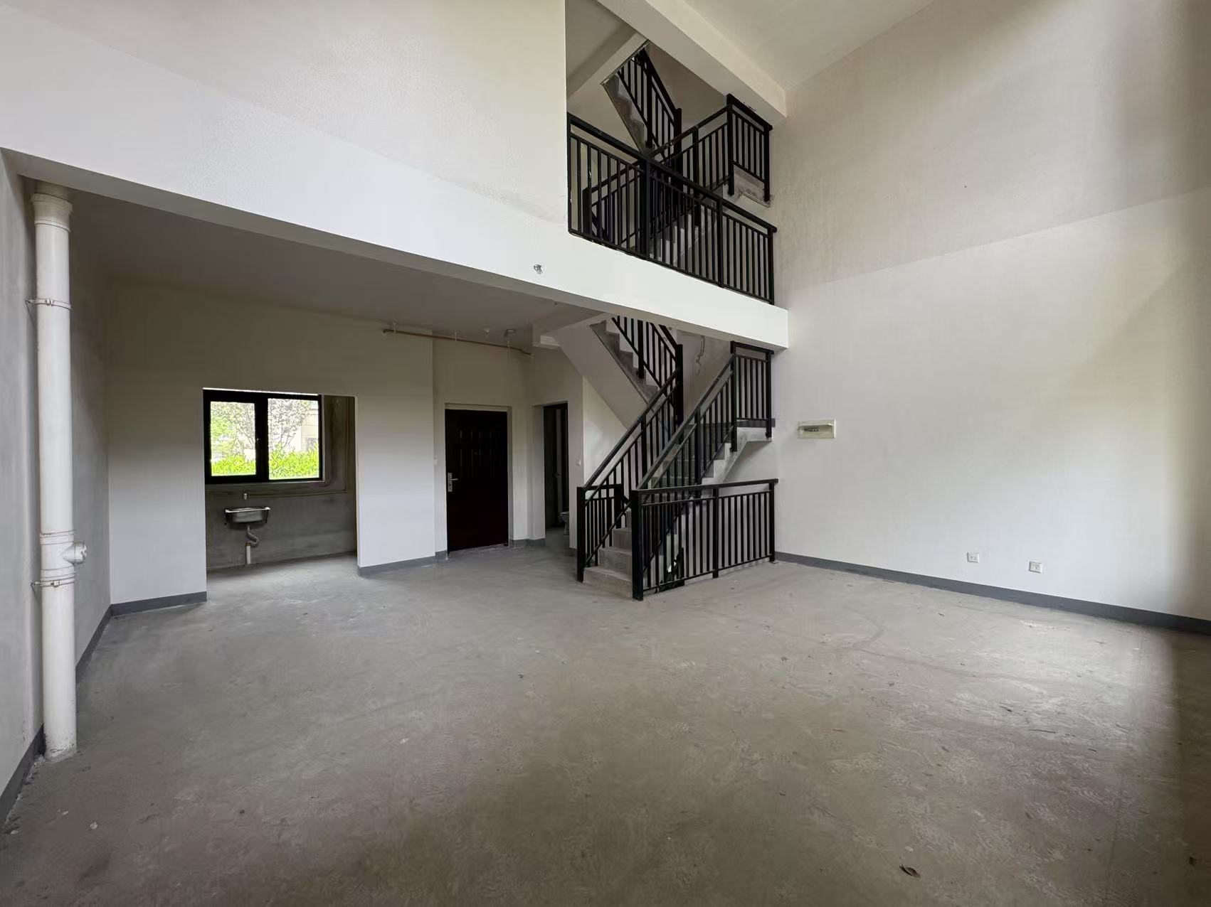 绿地新里城 4室2厅2卫 139m&sup2;