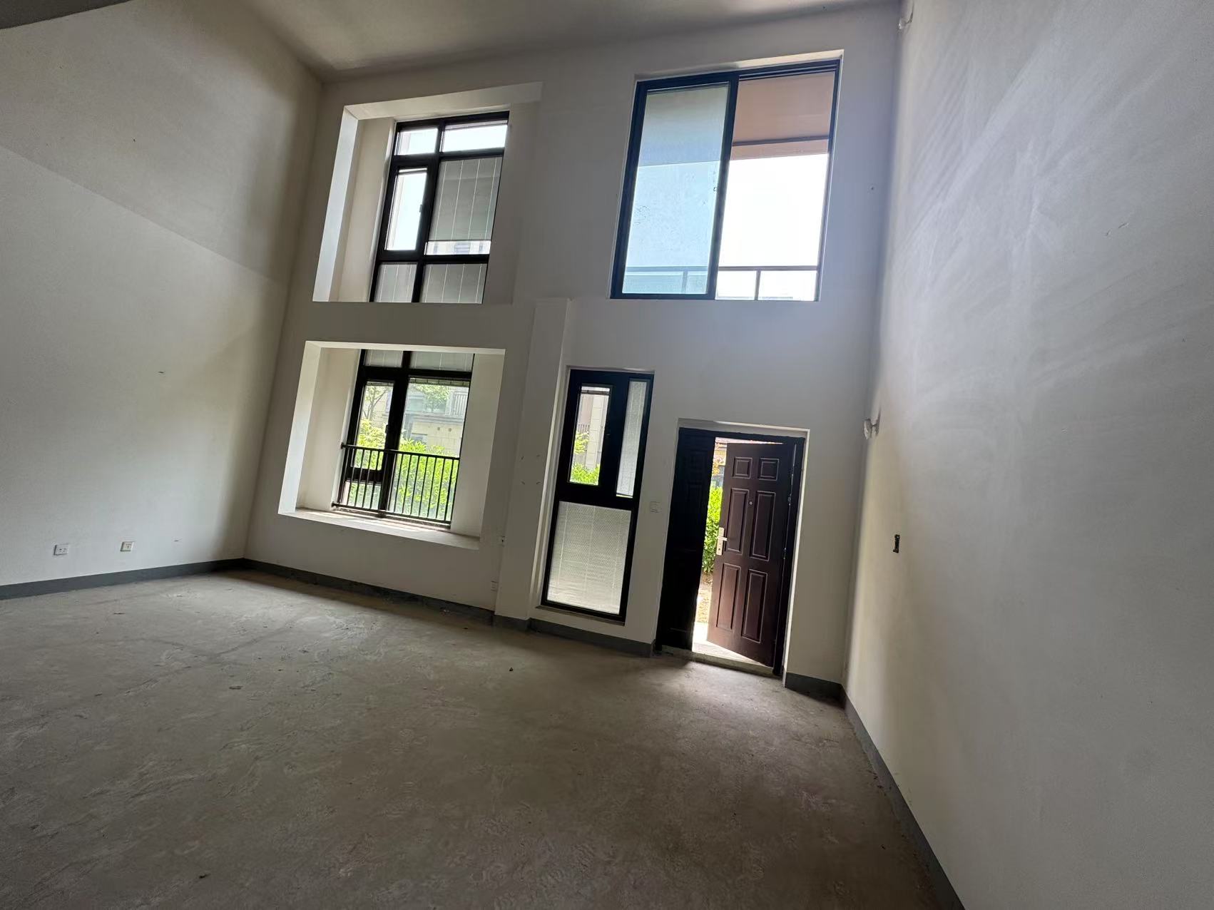 绿地新里城 4室2厅2卫 139m&sup2;