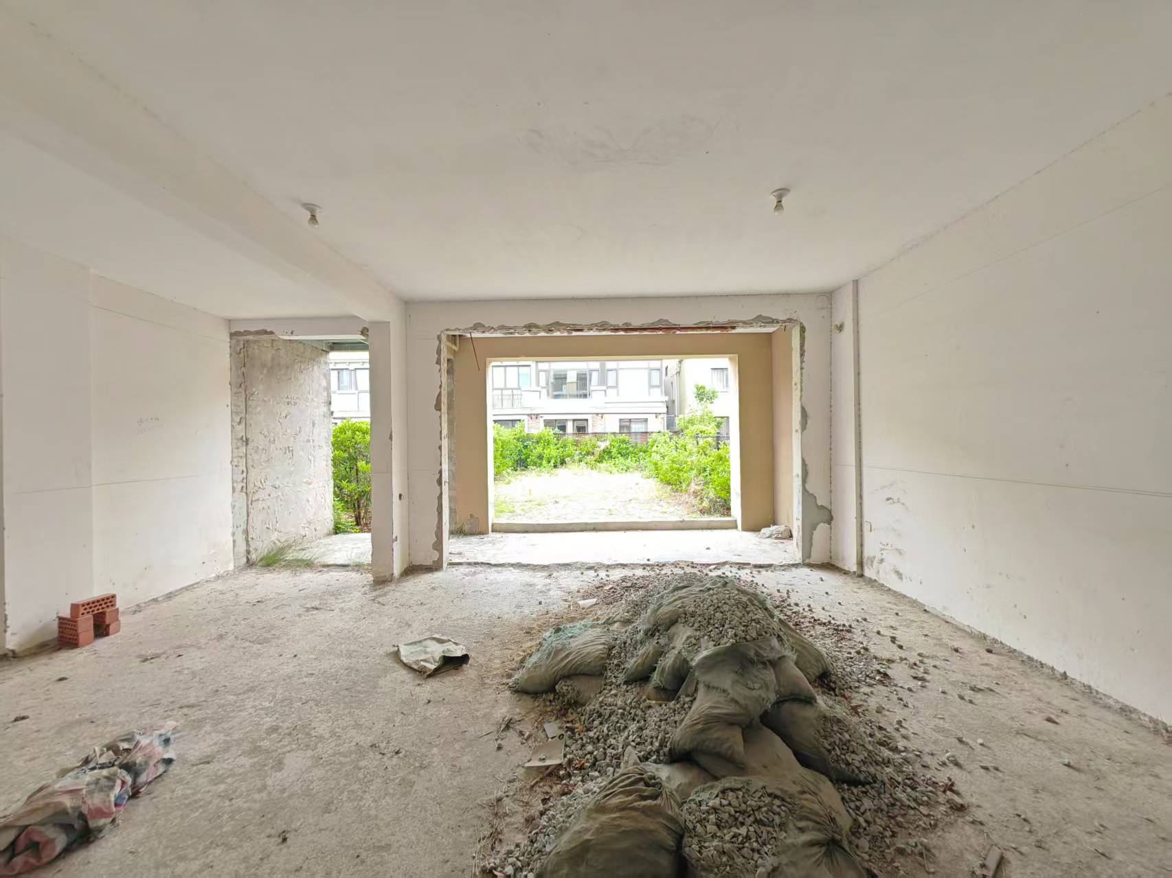 万科有湖(翡翠心湖) 4室2厅2卫 231.92m&sup2;