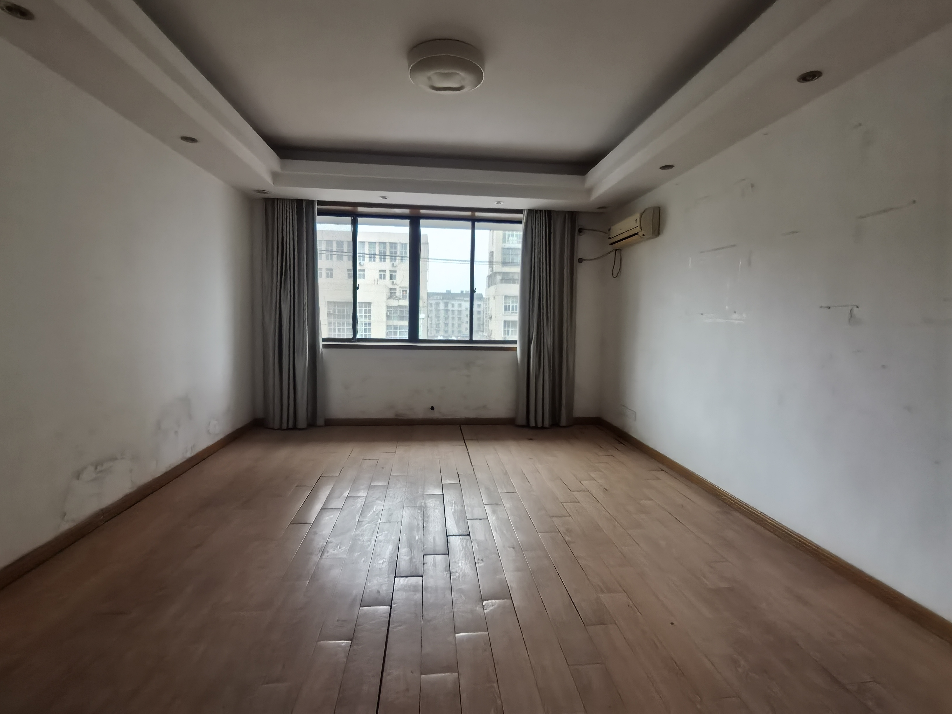 永兴佳园 4室2厅2卫 218m&sup2;