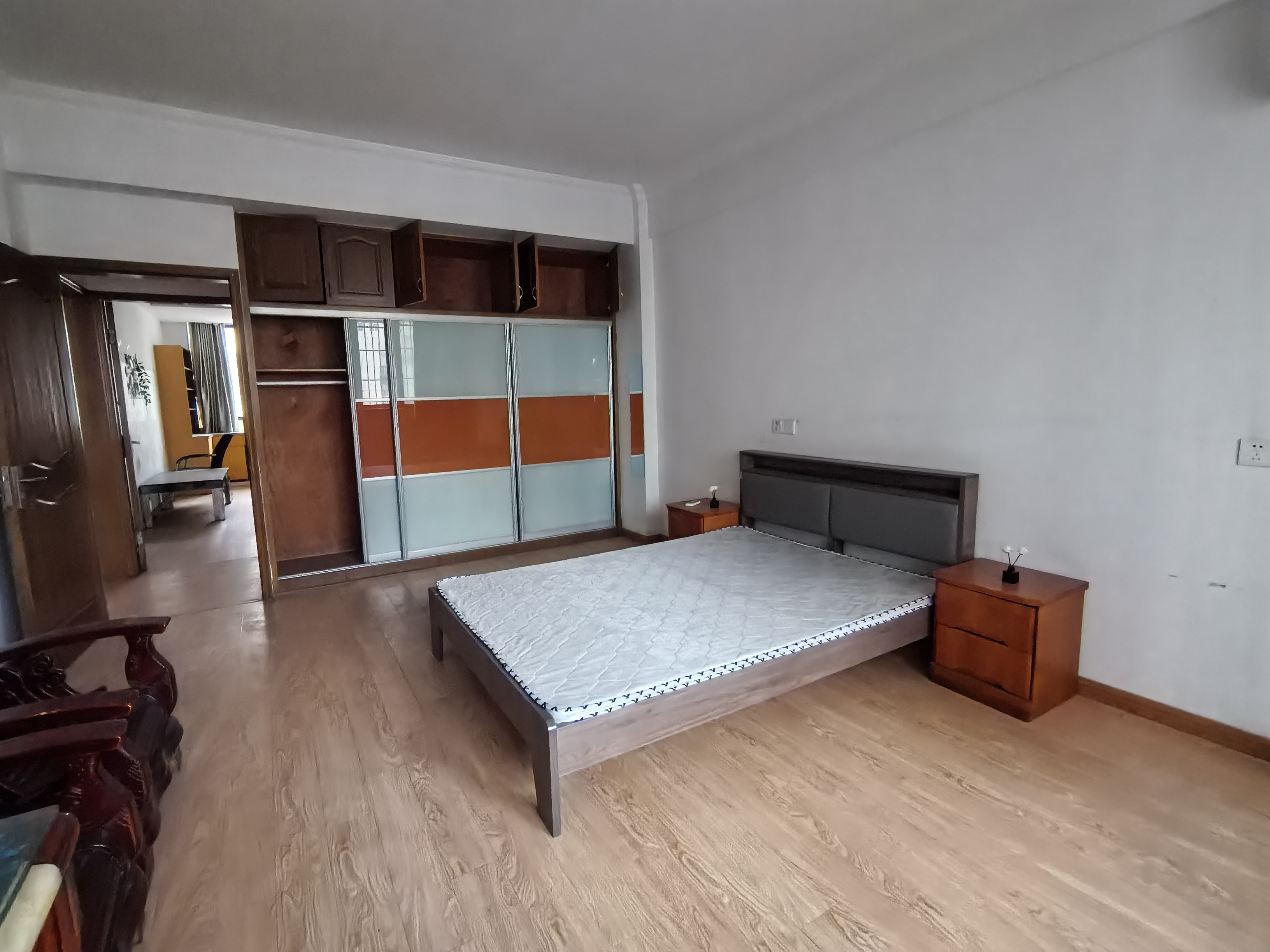 永兴佳园 4室2厅2卫 218m&sup2;