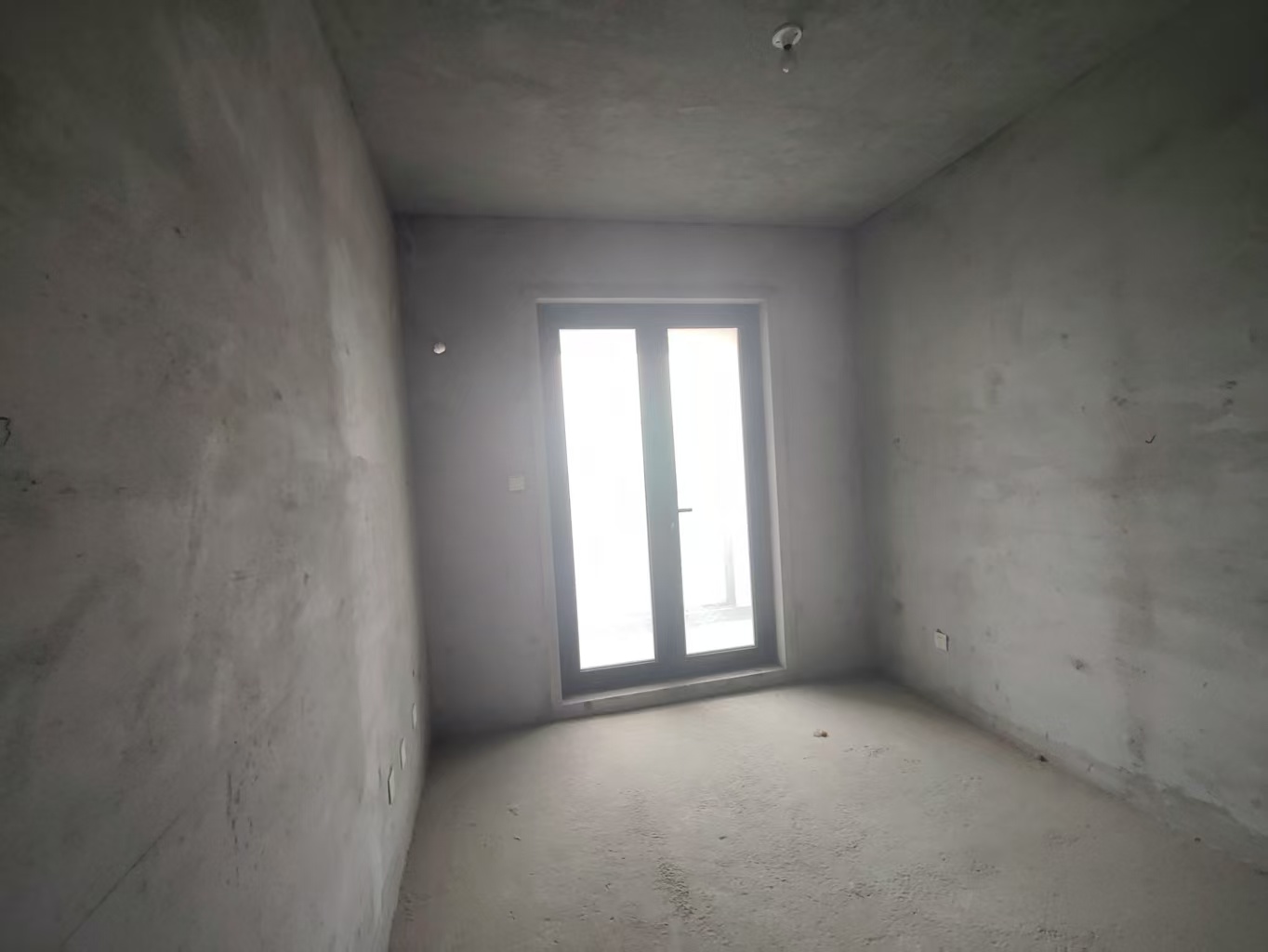 新瑞文化翡翠园 4室2厅2卫 175m&sup2;