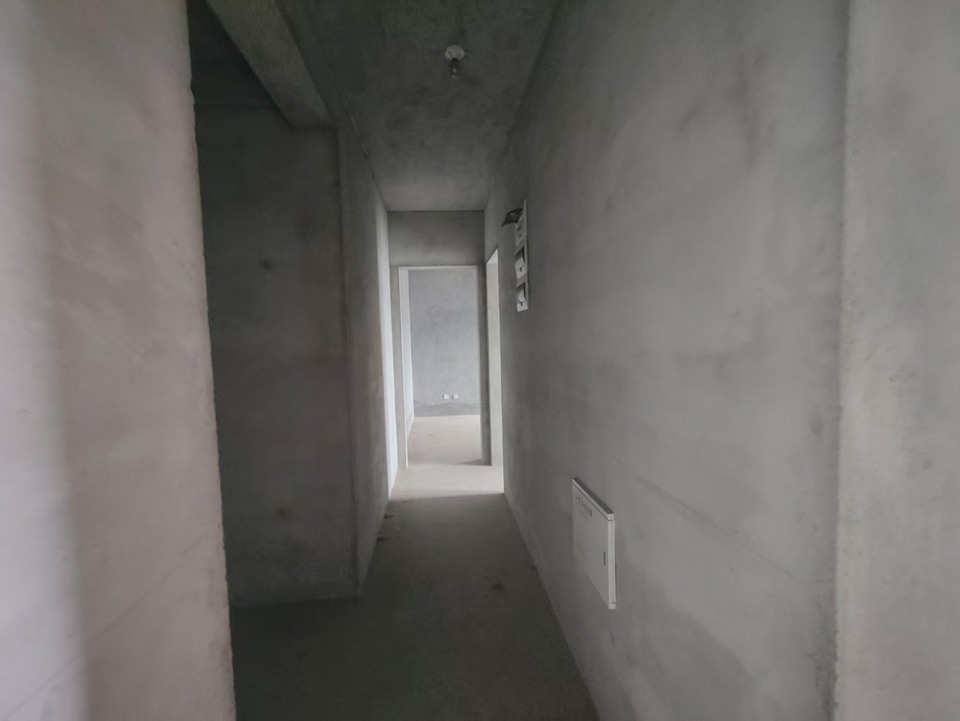 新瑞文化翡翠园 4室2厅2卫 175m&sup2;