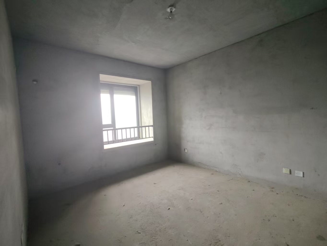 新瑞文化翡翠园 4室2厅2卫 175m&sup2;