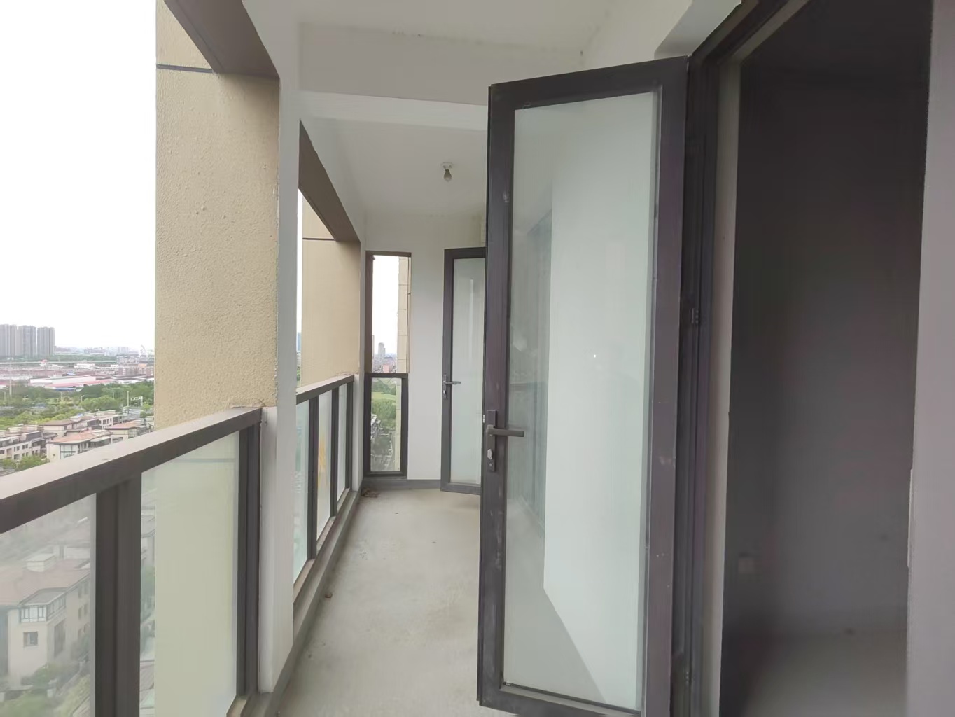 新瑞文化翡翠园 4室2厅2卫 175m&sup2;