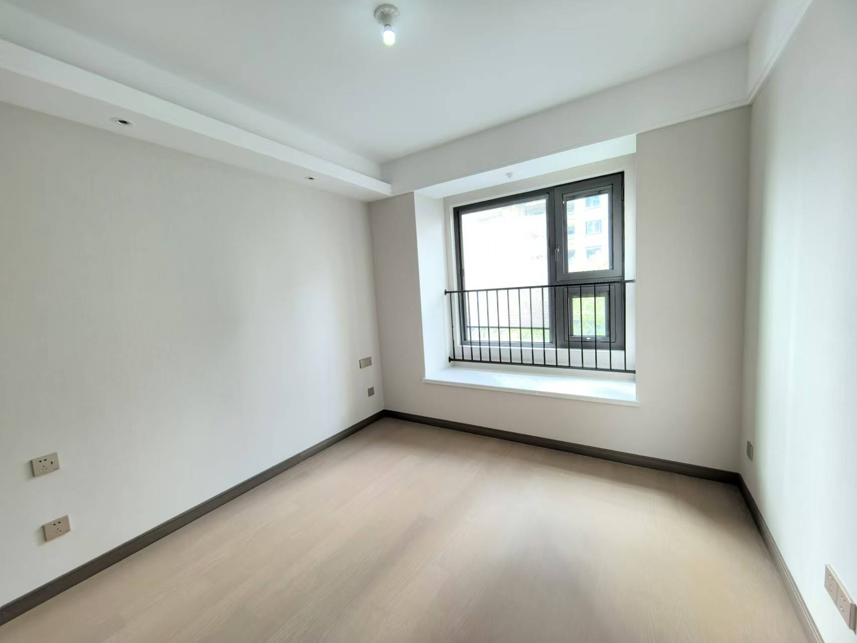 北纬31度 3室2厅2卫 110m&sup2;