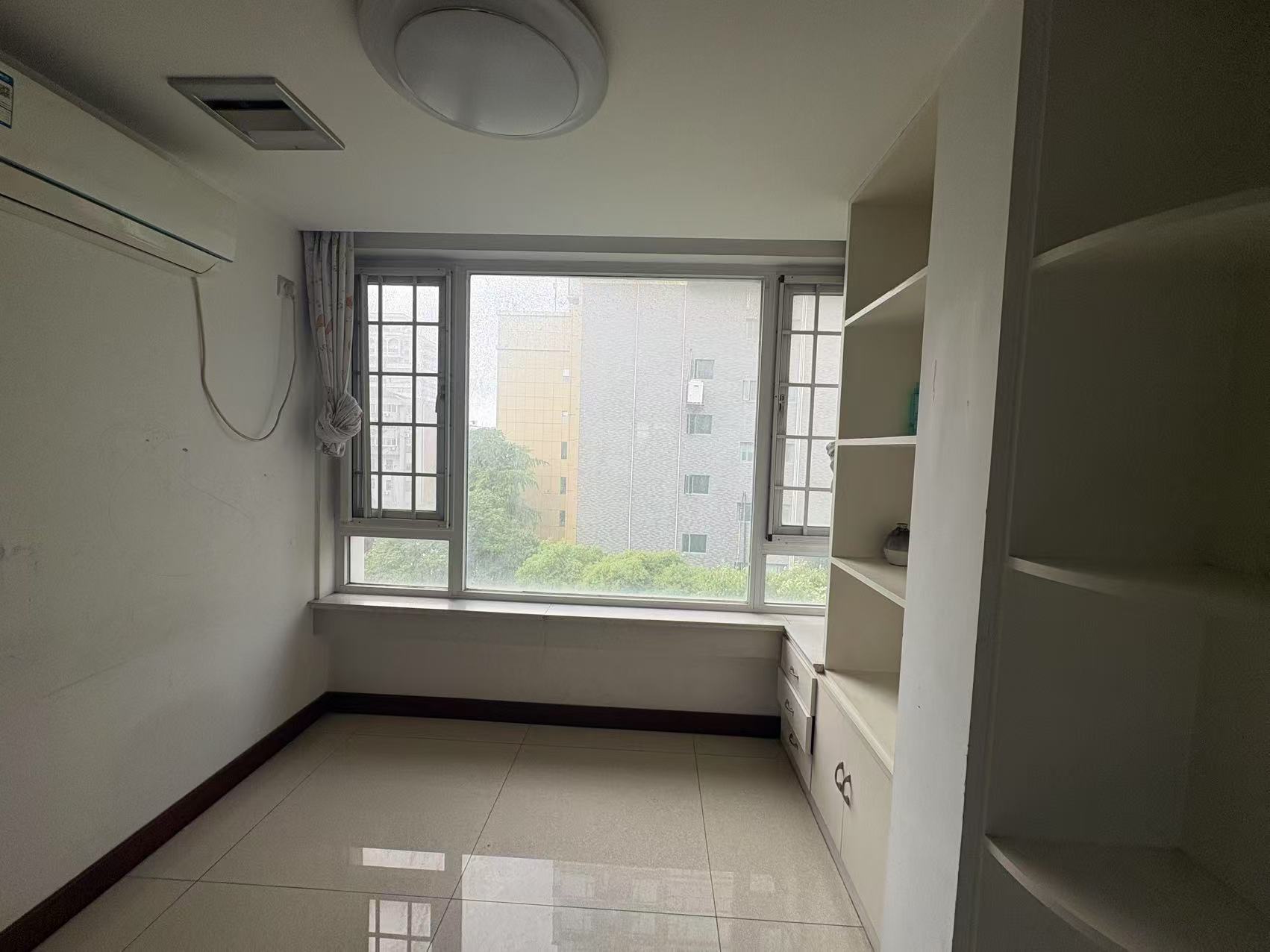 江海名苑南区 3室2厅2卫 163.47m&sup2;