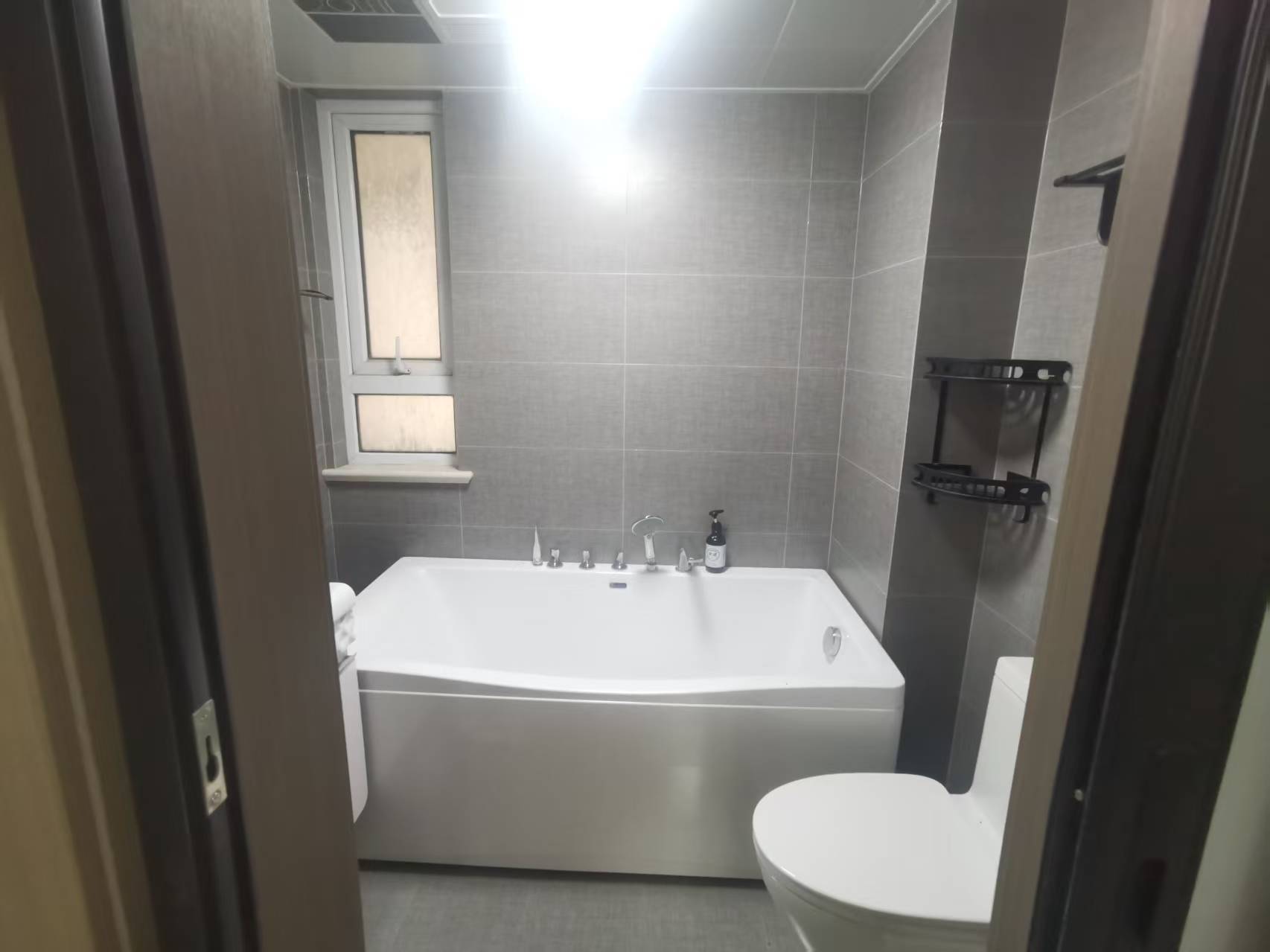 世茂新界 3室2厅2卫 122m&sup2;