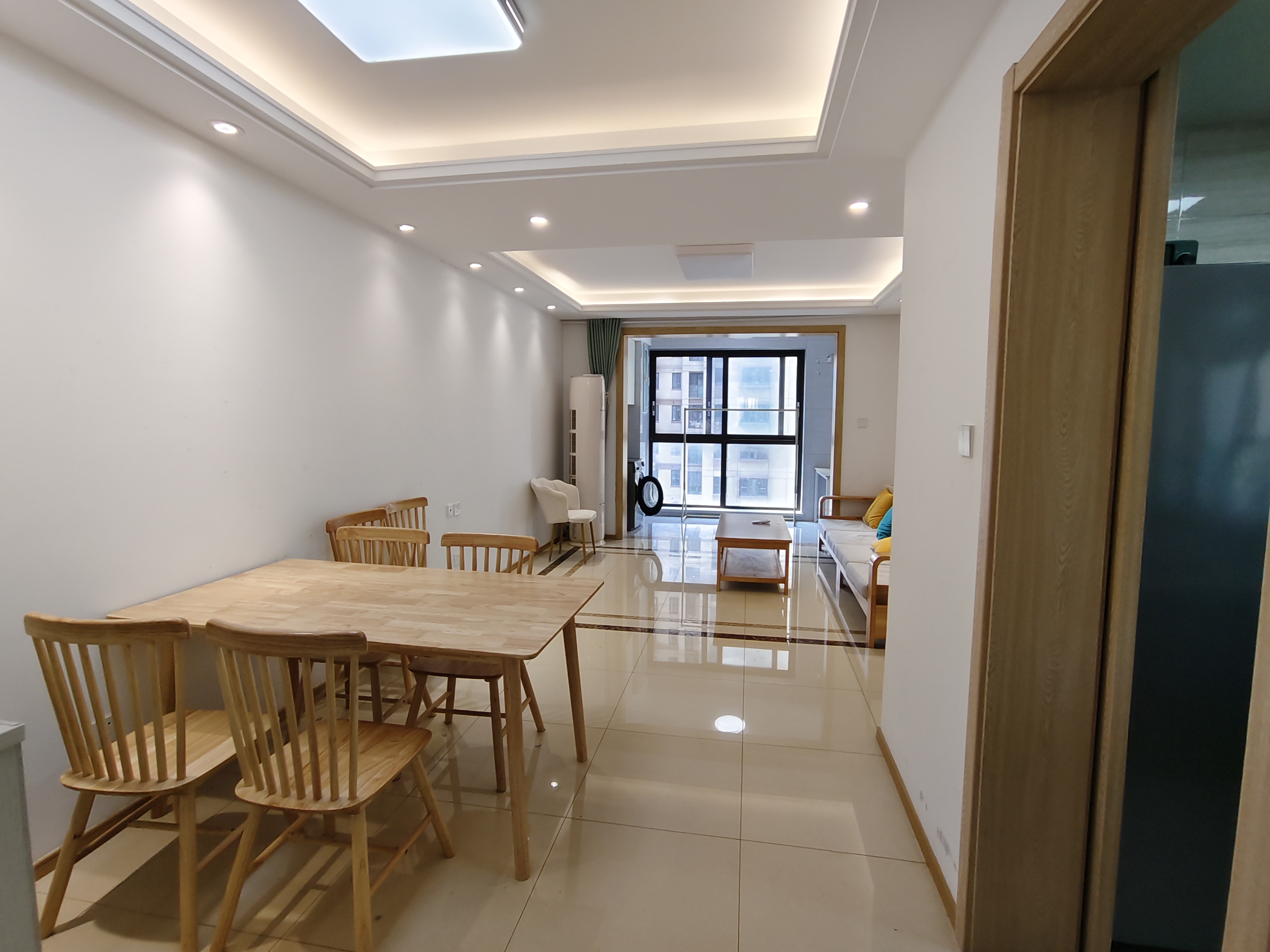 云樾东方 3室2厅1卫 106m&sup2;
