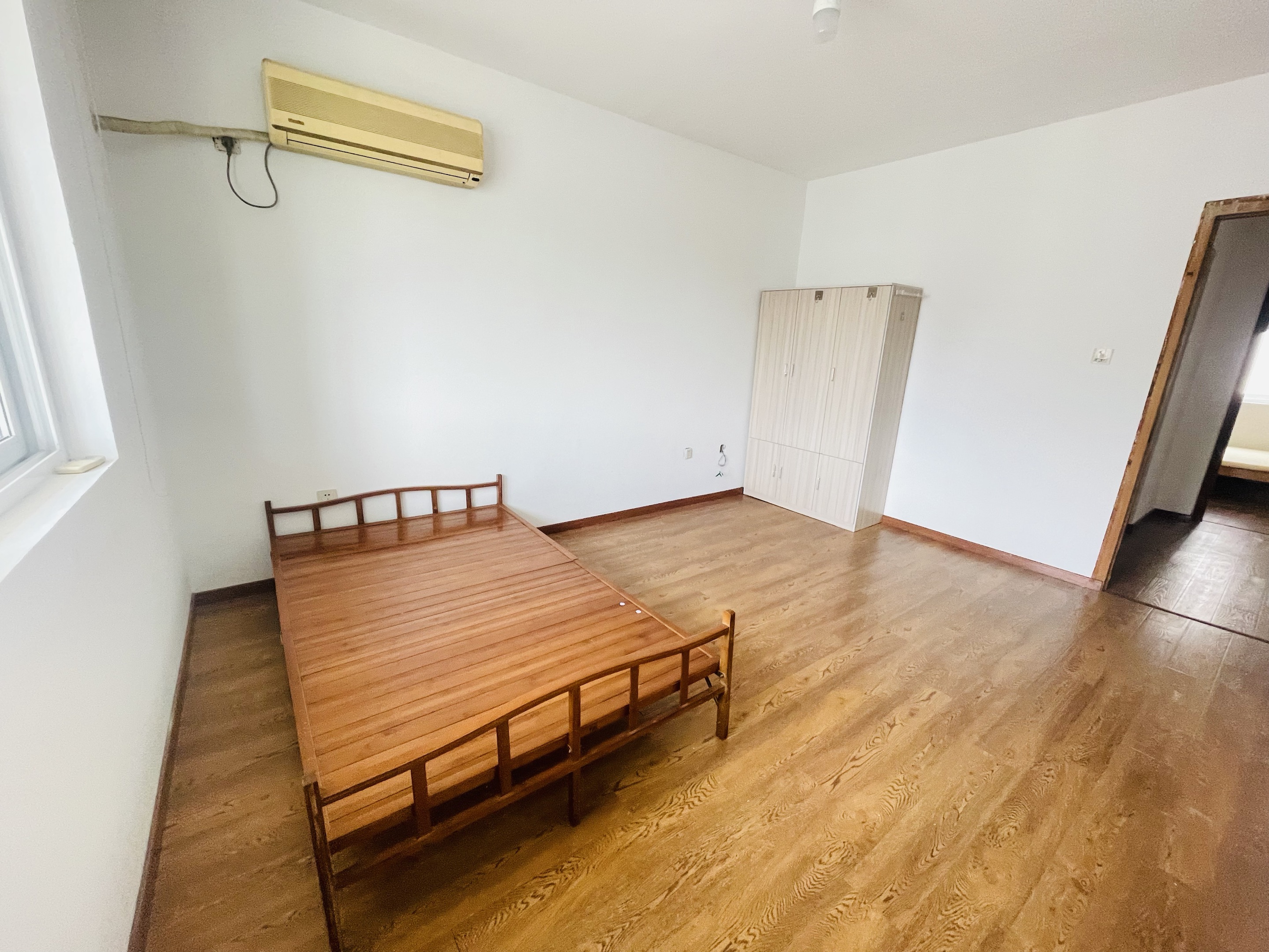 东晖花园 2室2厅1卫 89m&sup2;