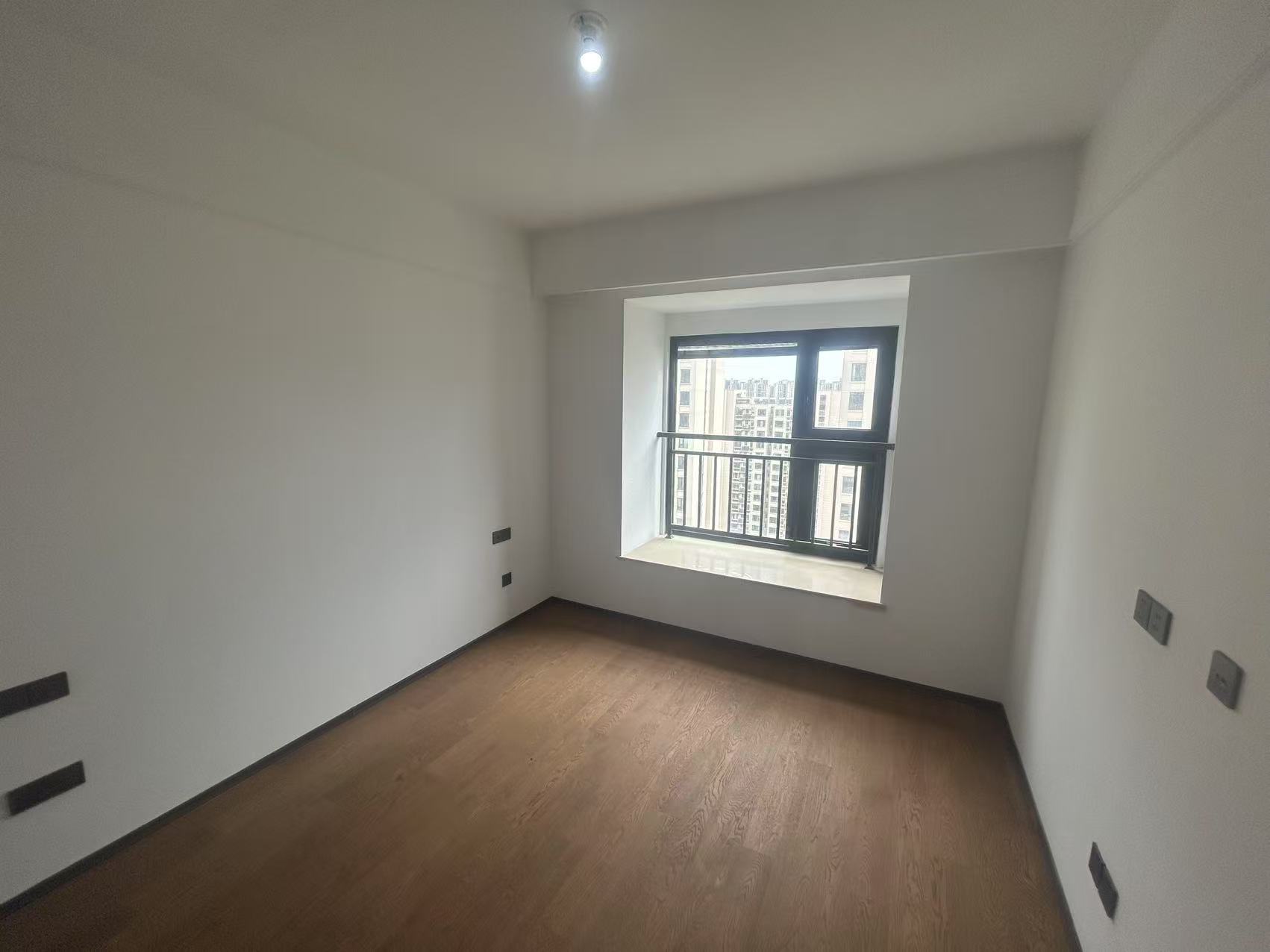 春风南岸西园 3室2厅1卫 95.92m&sup2;