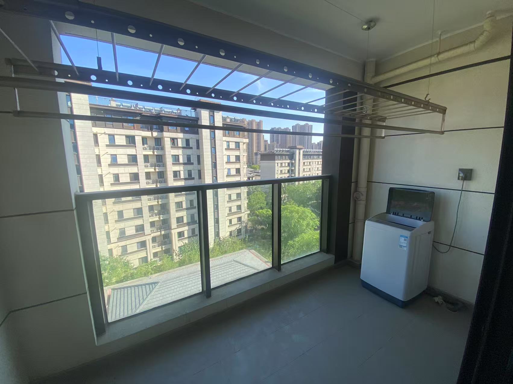龙湖天宸源著 3室2厅1卫 98m&sup2;