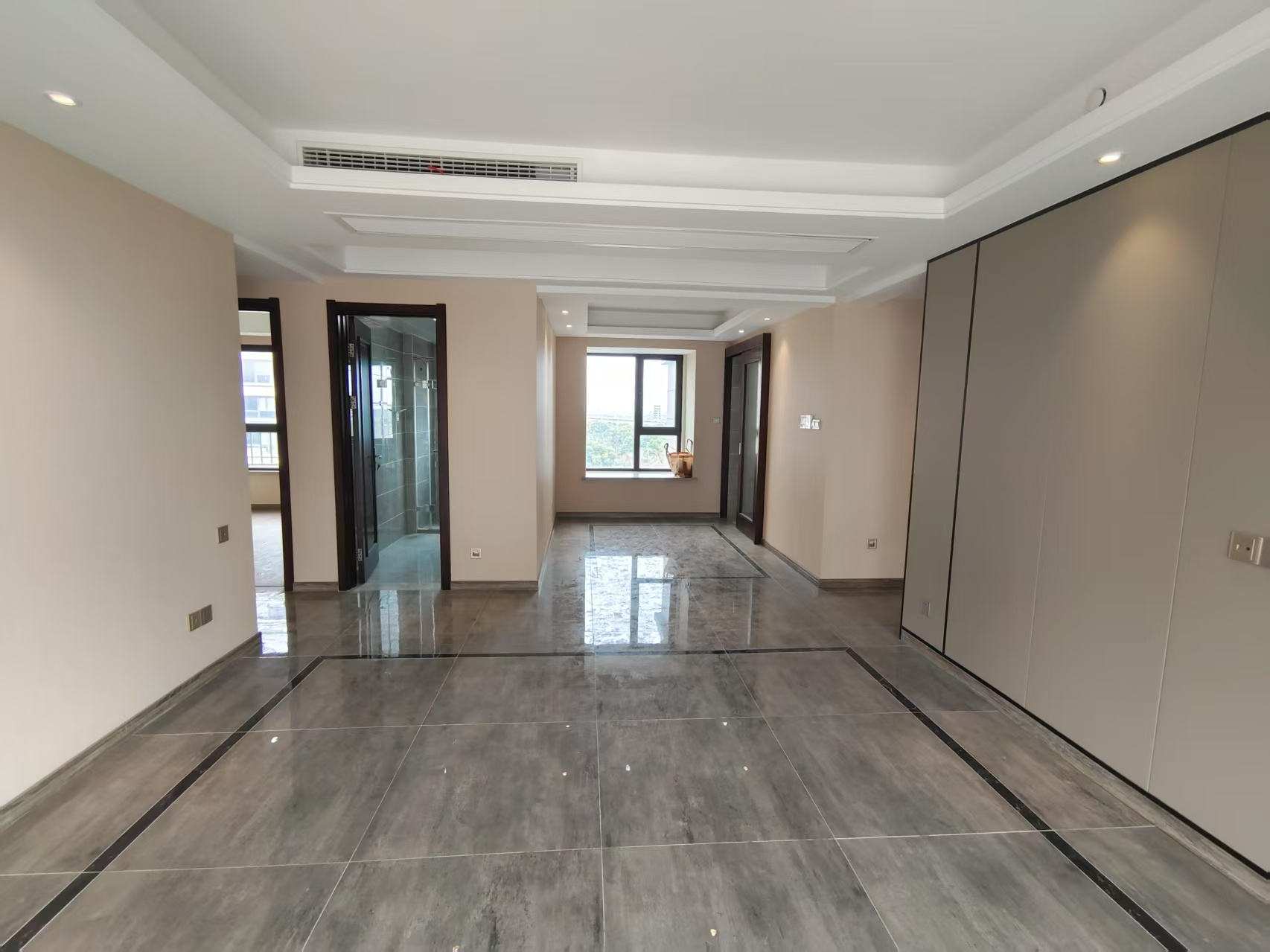 远创樾府 3室2厅2卫 121.58m&sup2;