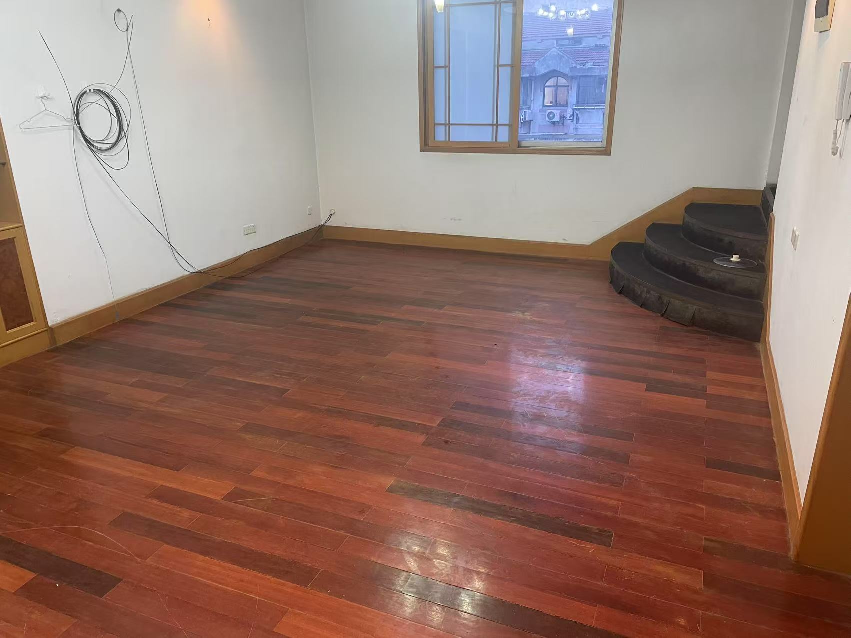 银花苑 6室2厅2卫 220m&sup2;