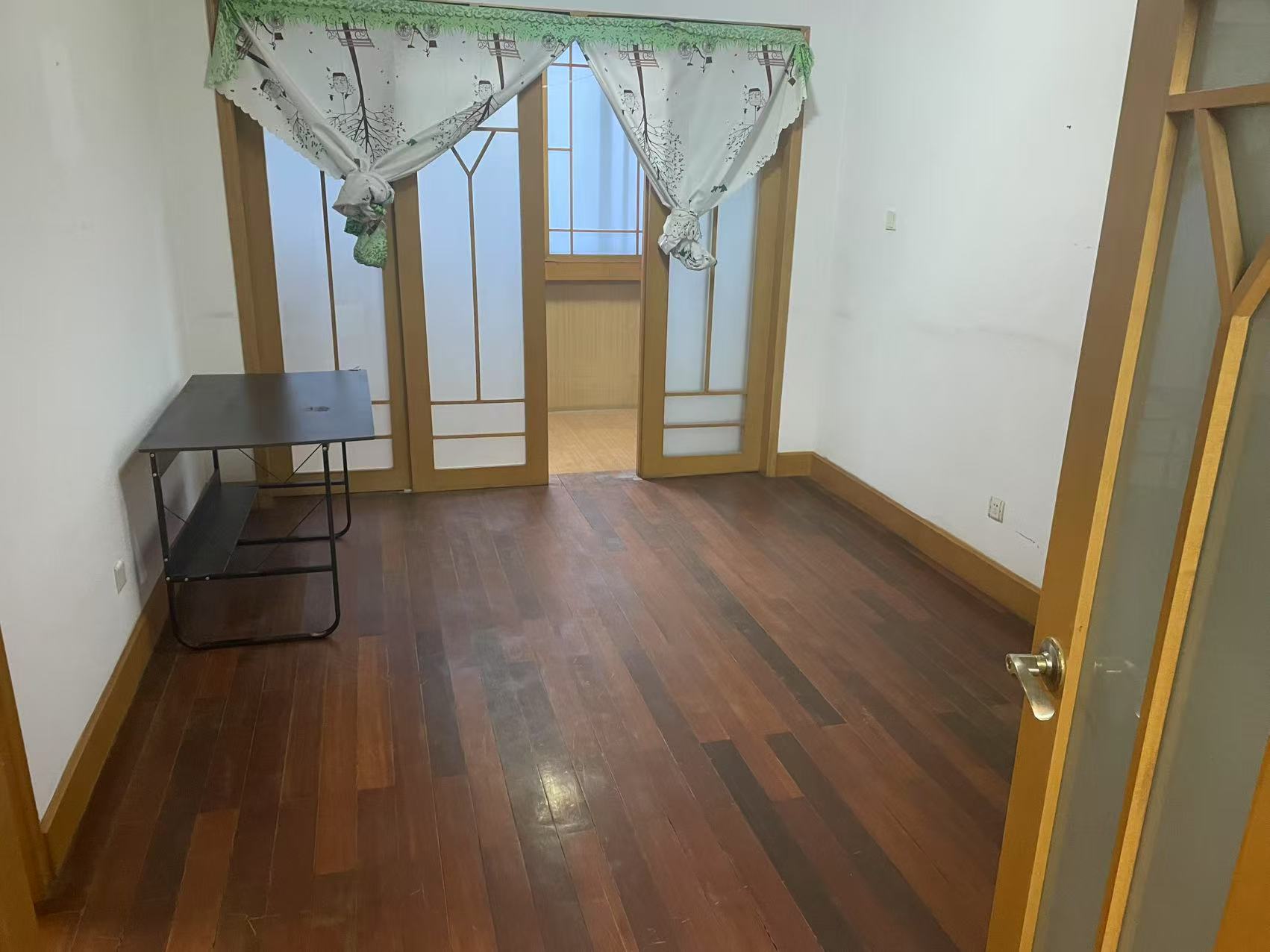 银花苑 6室2厅2卫 220m&sup2;