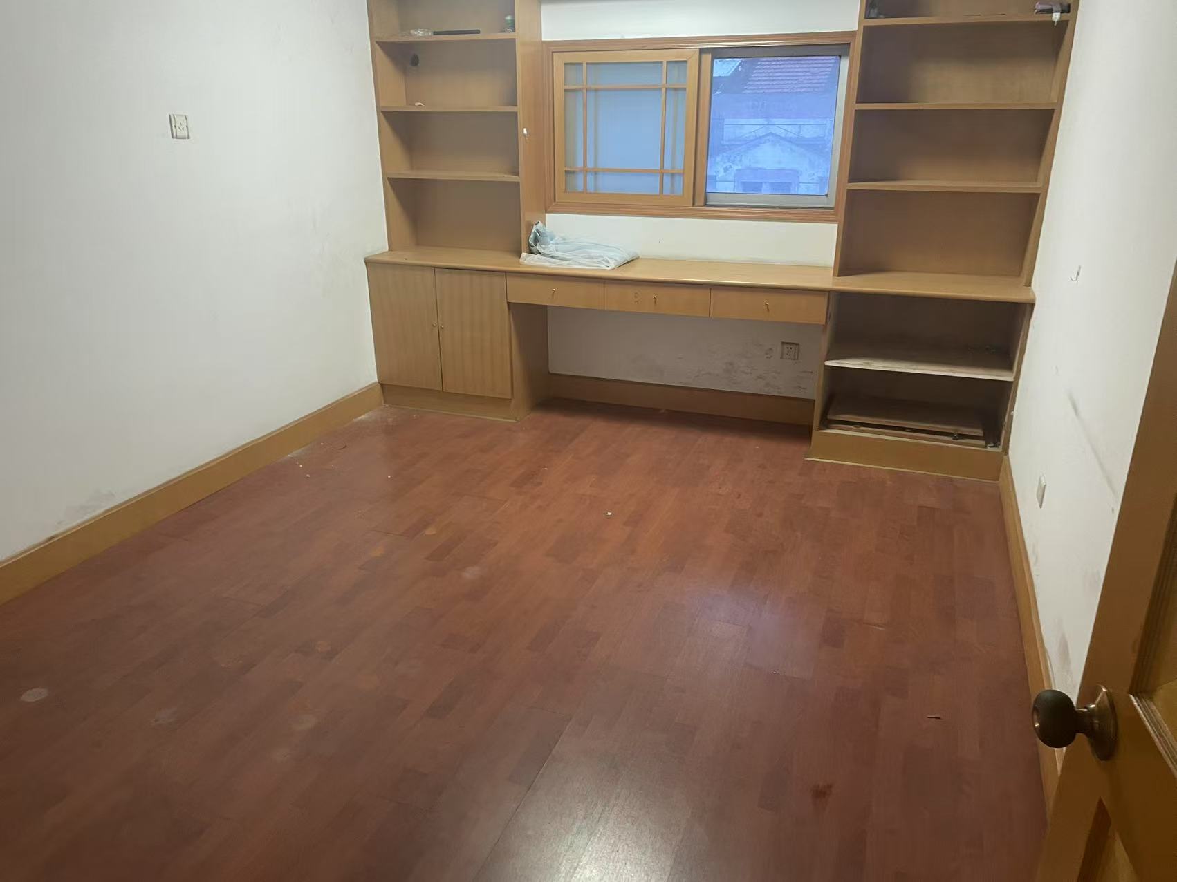 银花苑 6室2厅2卫 220m&sup2;
