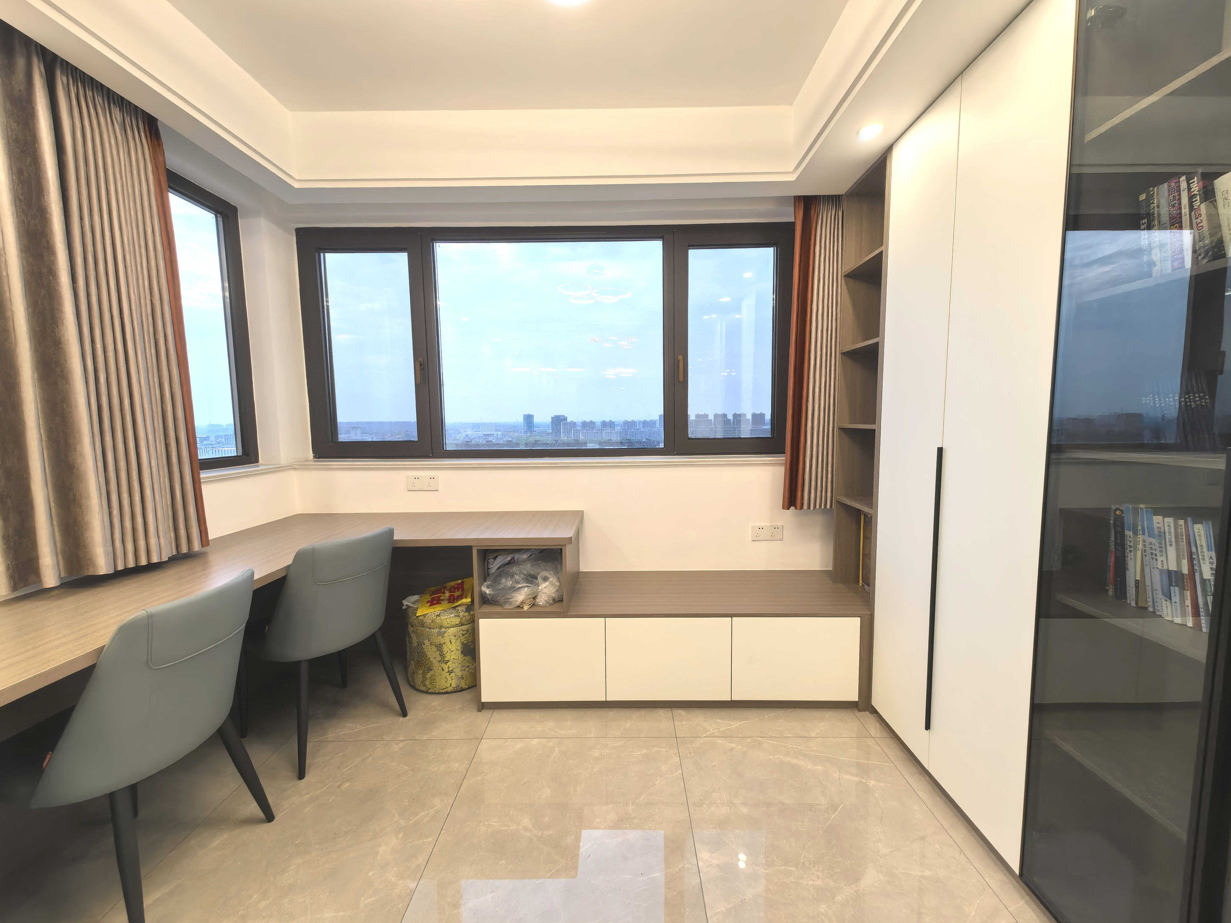 中海碧林湾 4室2厅2卫 130m&sup2;