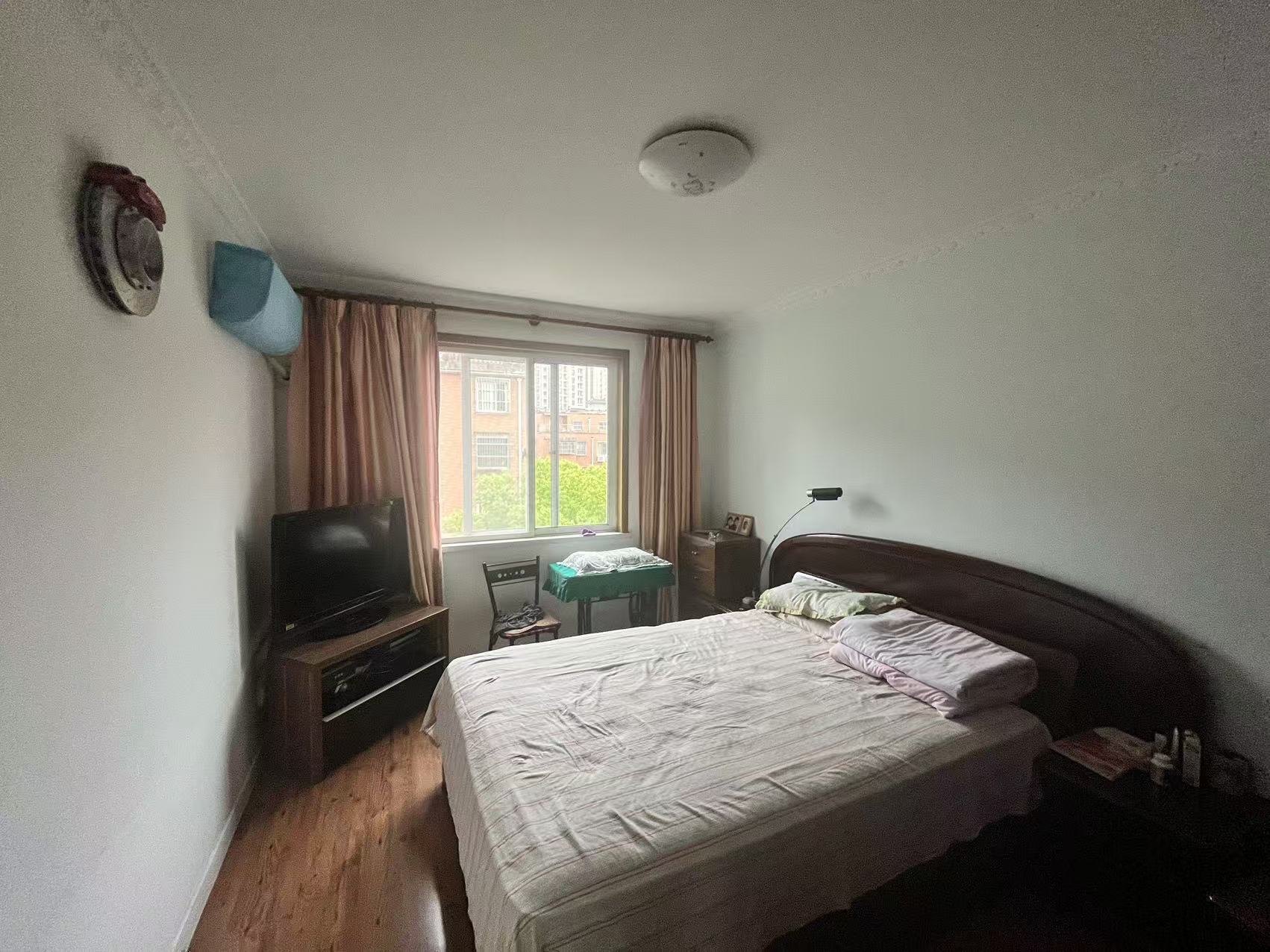 佳成花苑 3室2厅2卫 137.51m&sup2;