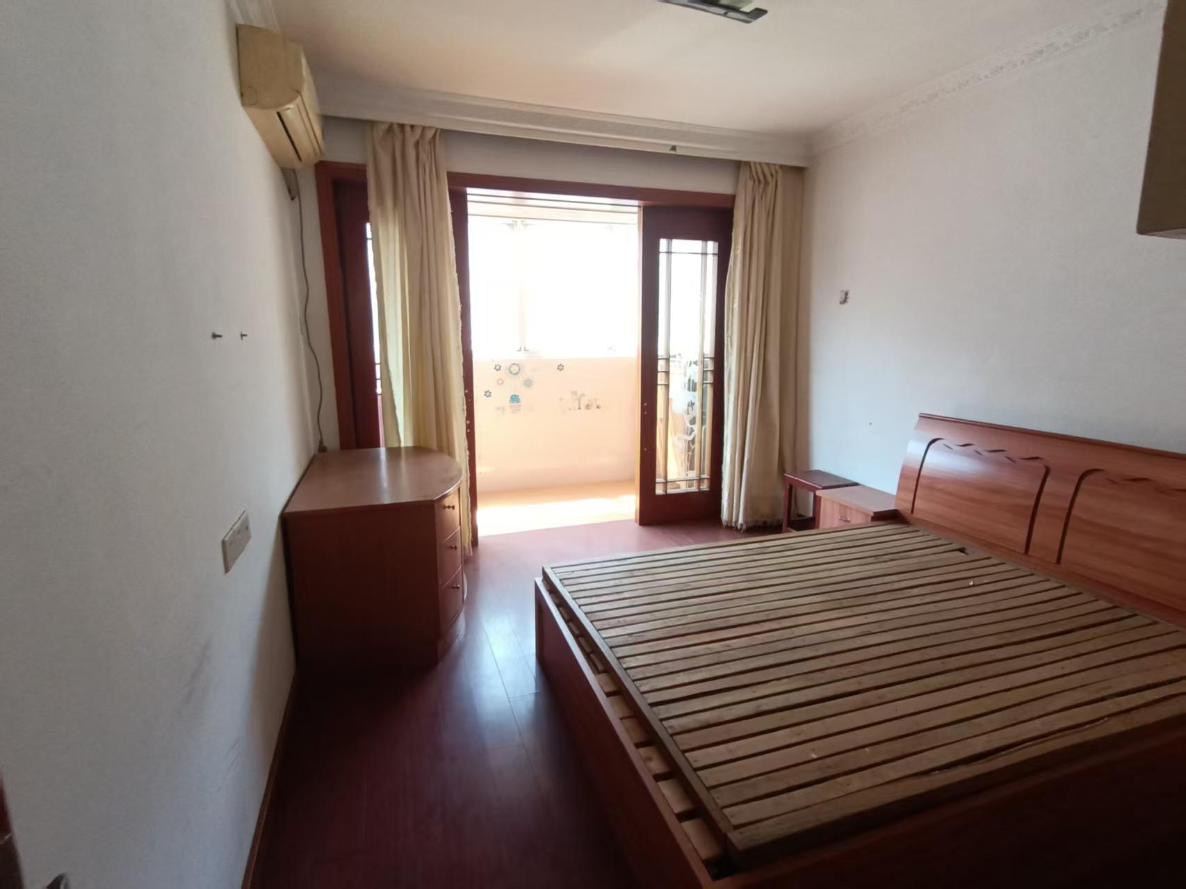 城港新村 3室1厅1卫 73m&sup2;