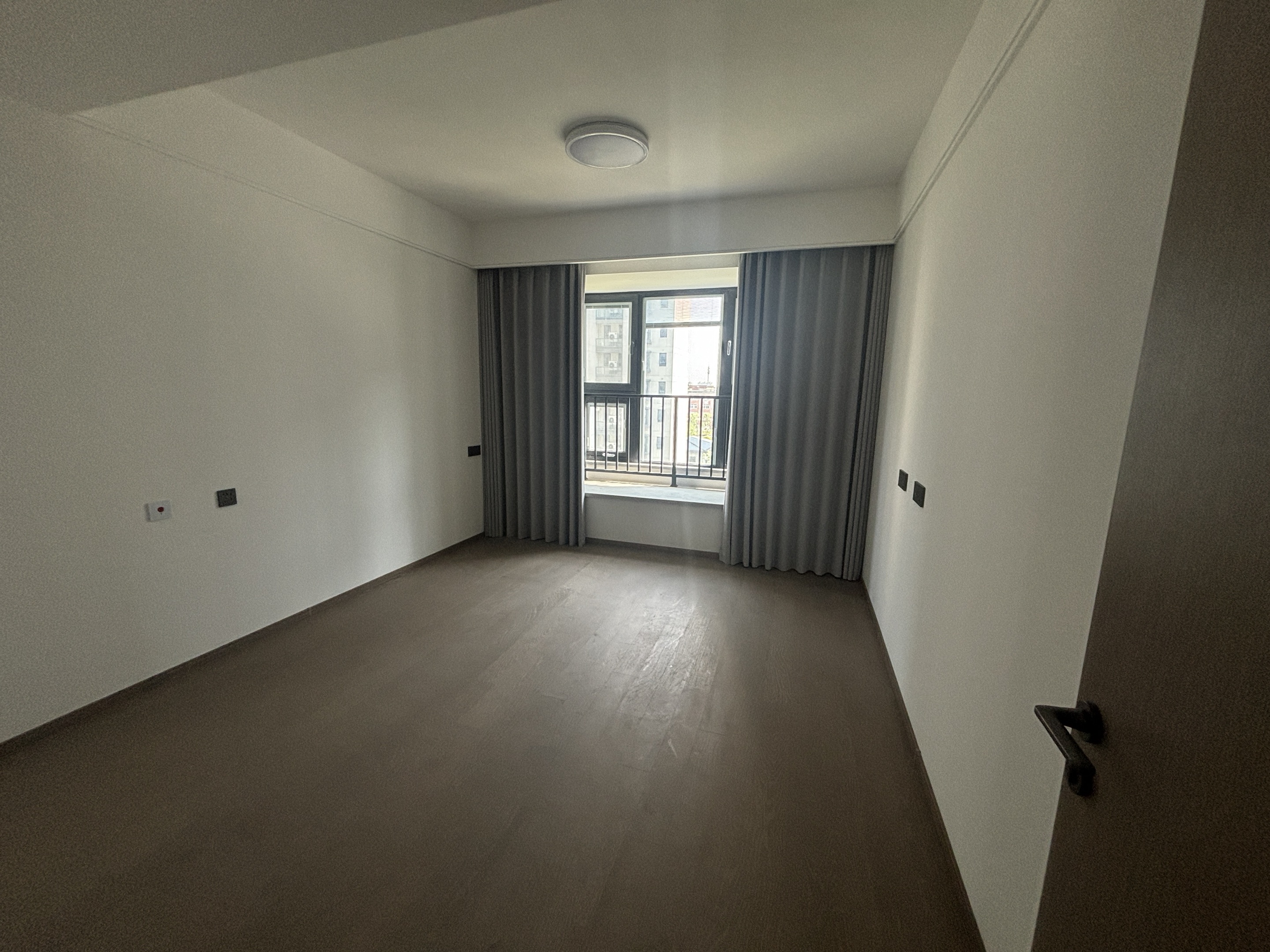 中铁逸都 4室2厅2卫 133m&sup2;