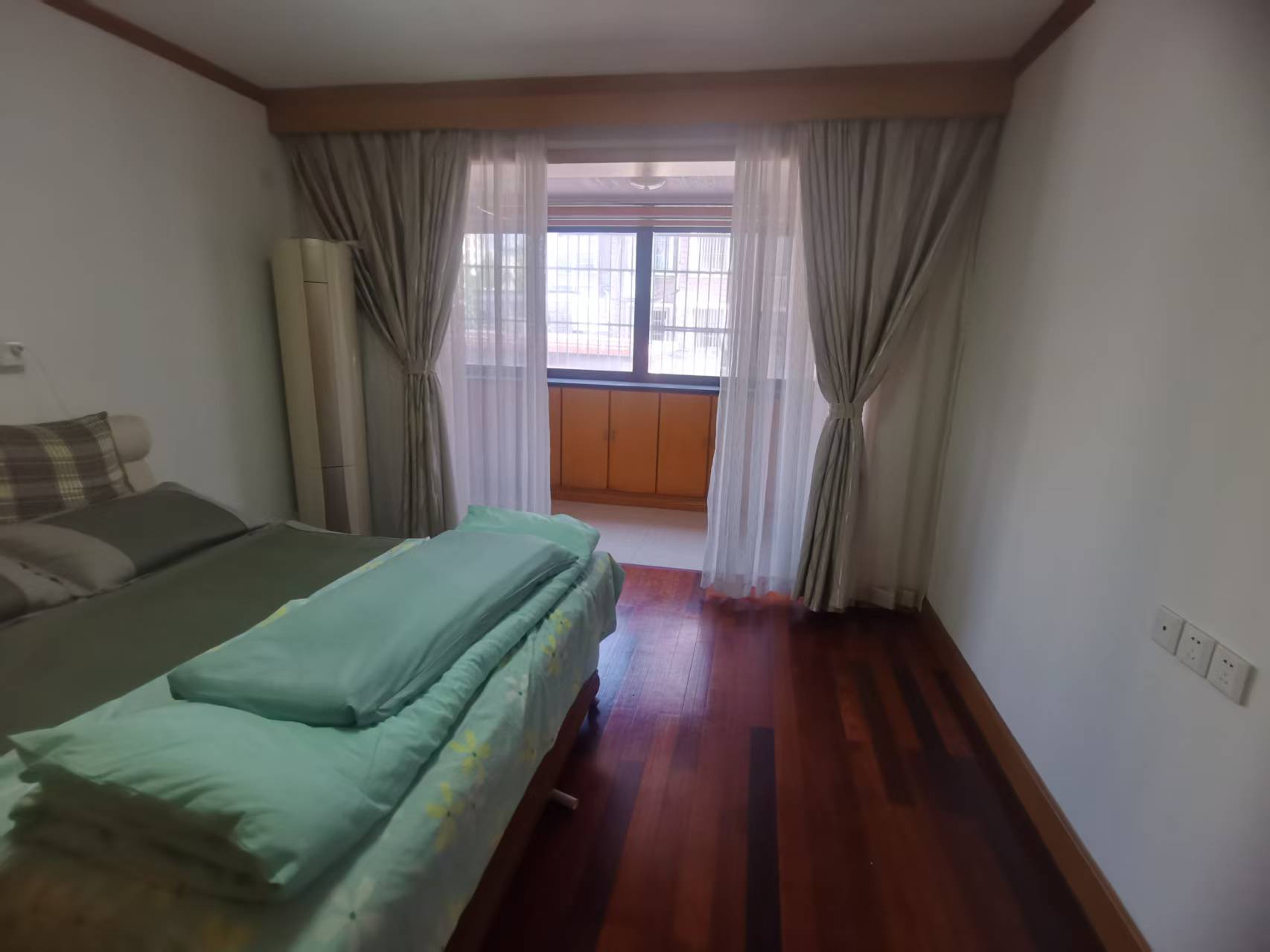 黎明花园 2室1厅1卫 95m&sup2;