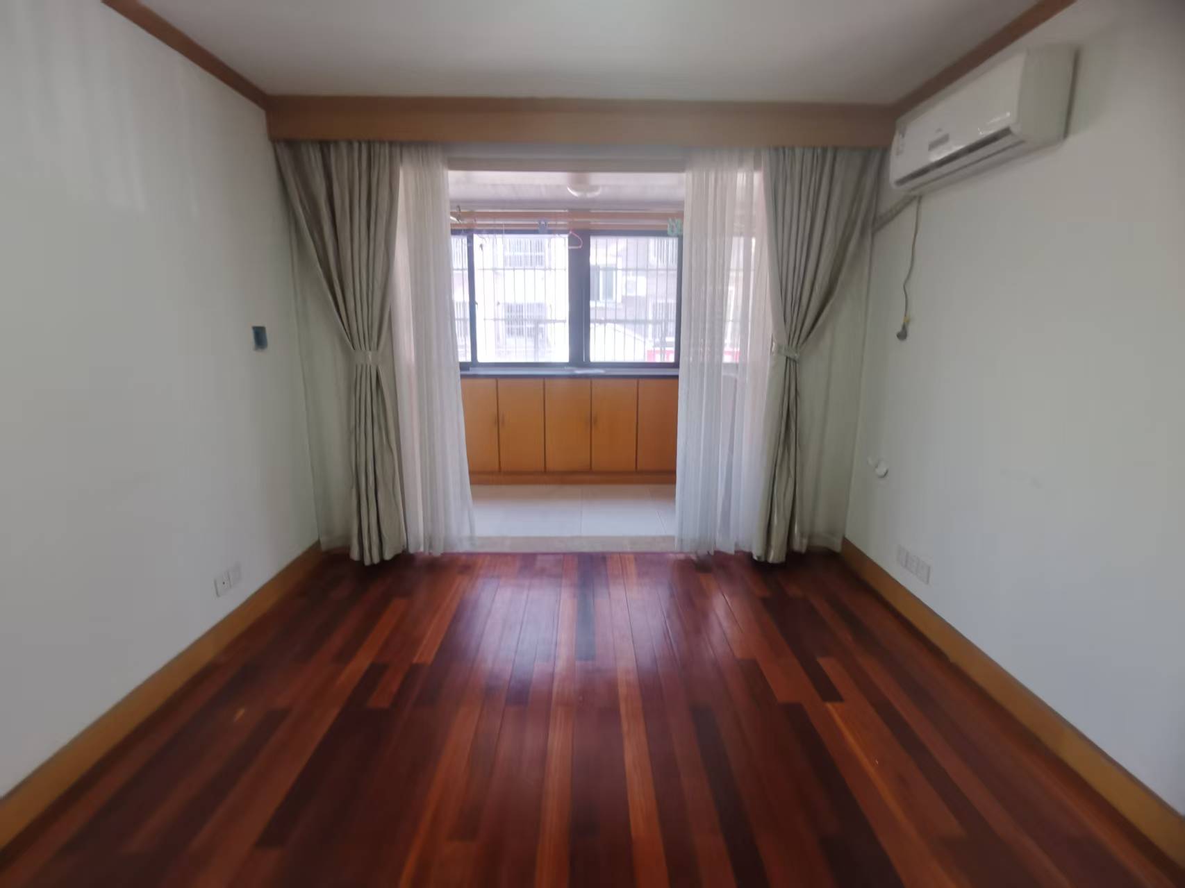 黎明花园 2室1厅1卫 95m&sup2;