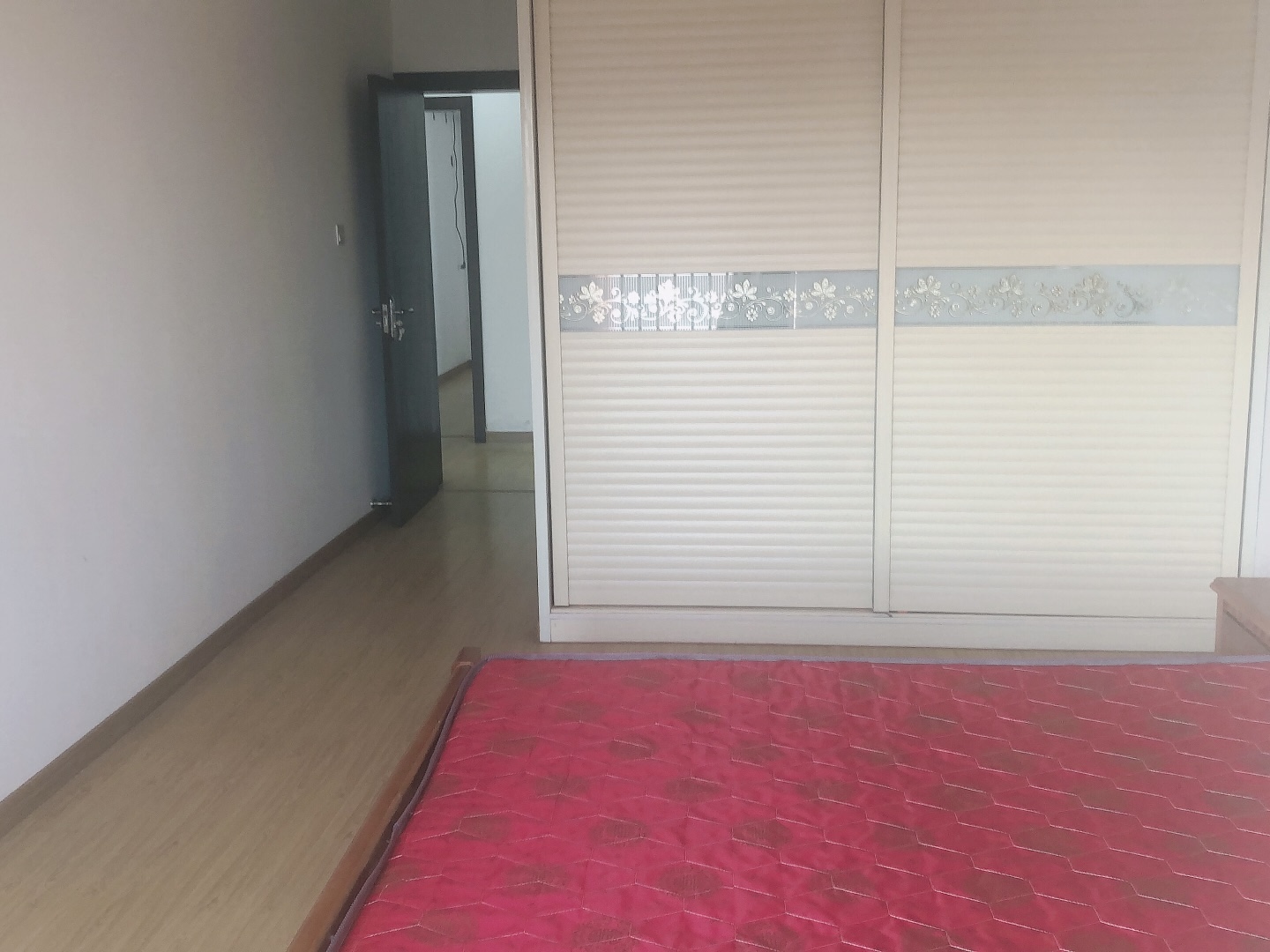 万和华府 3室2厅1卫 117.7m&sup2;