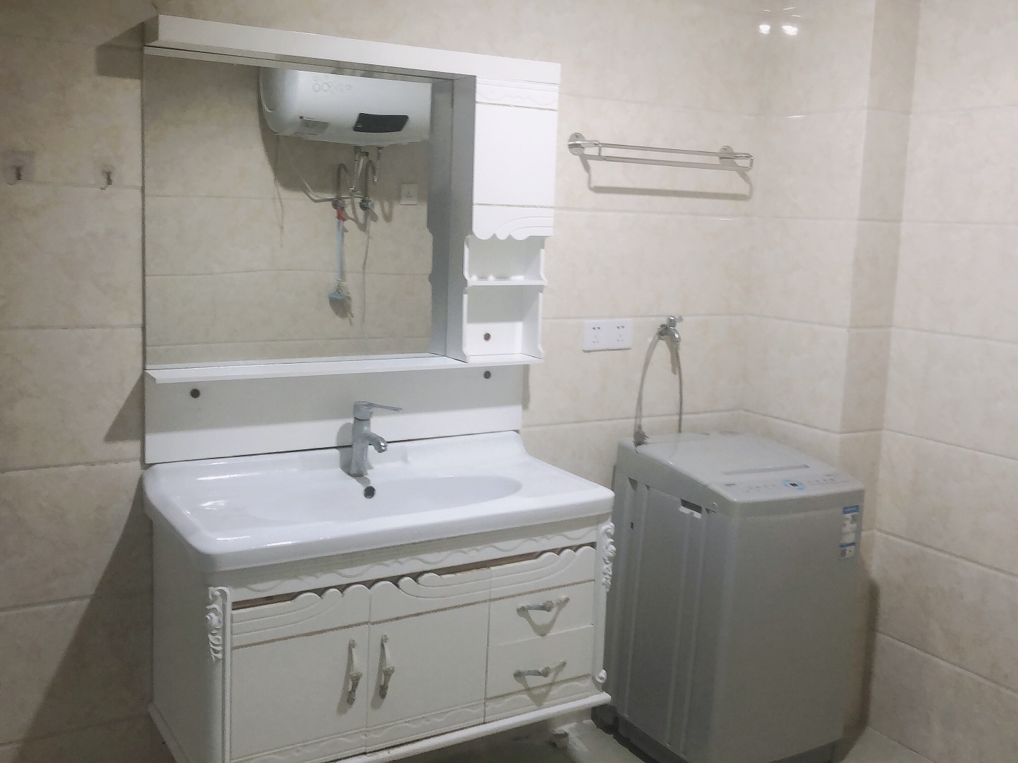 万和华府 3室2厅1卫 117.7m&sup2;