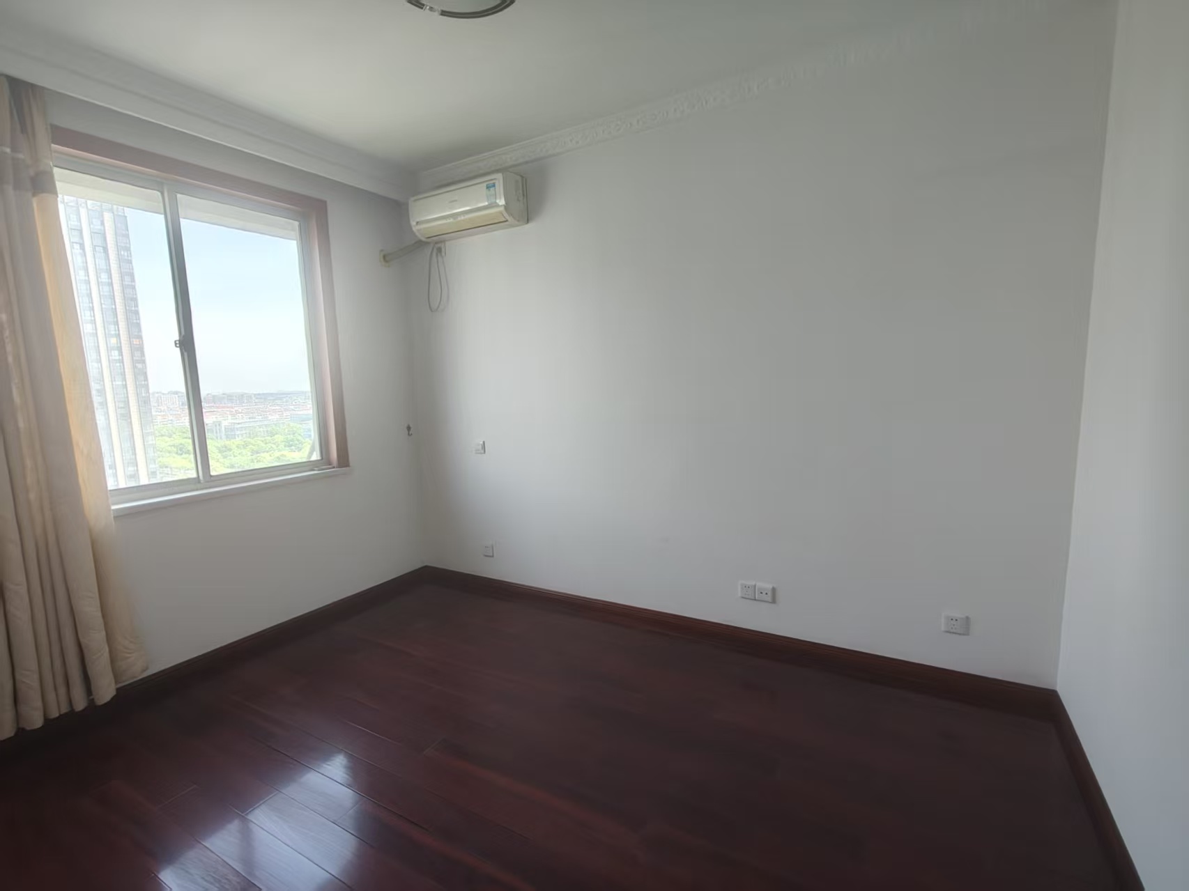 首府名邸 4室3厅2卫 181m&sup2;