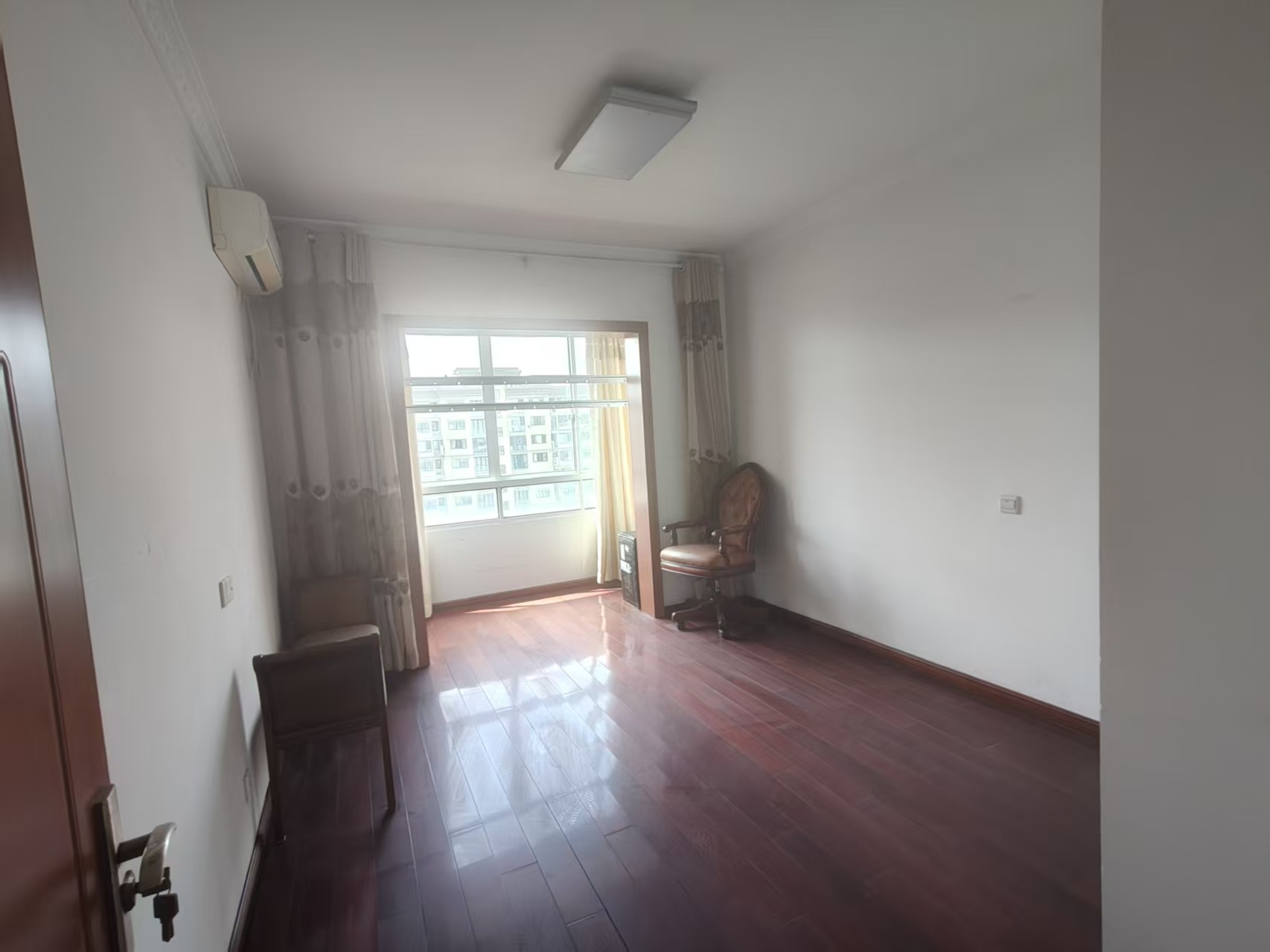 首府名邸 4室3厅2卫 181m&sup2;