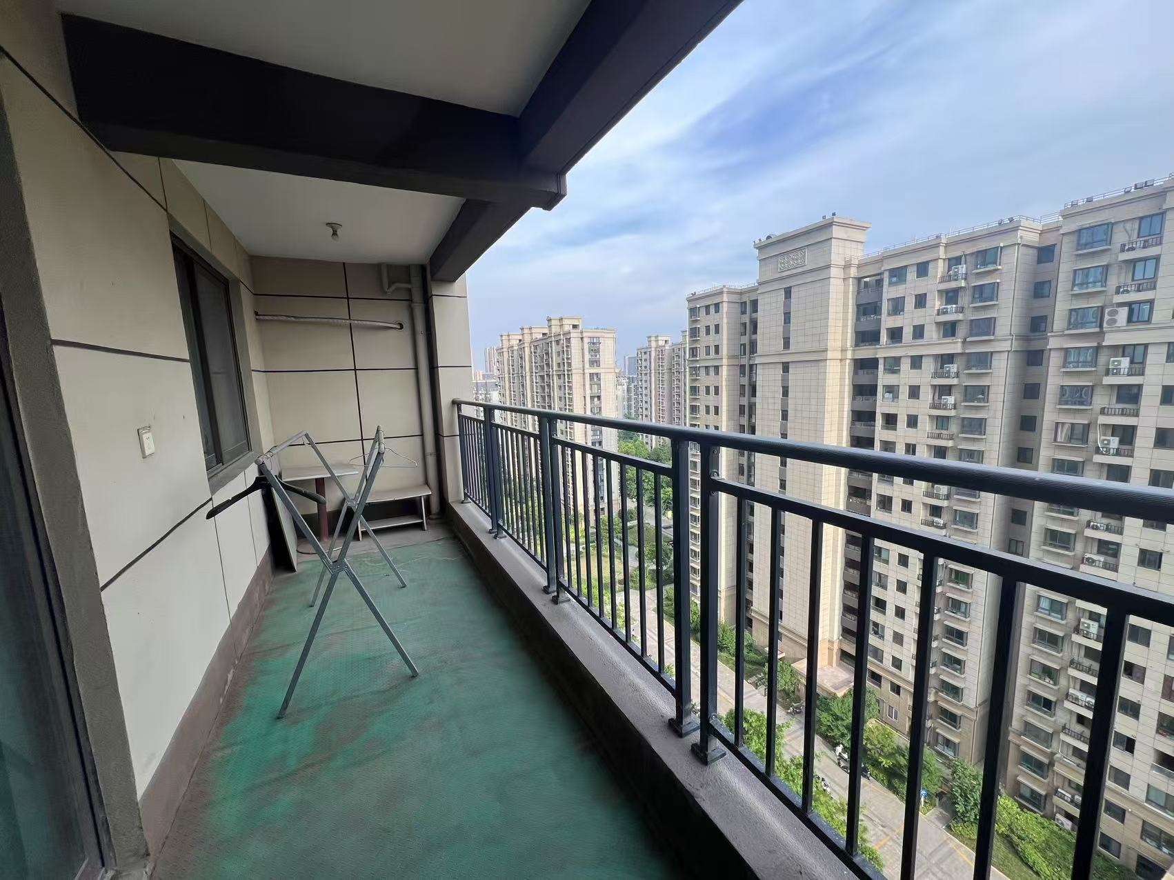 皇家花园北区 3室2厅1卫 110m&sup2;