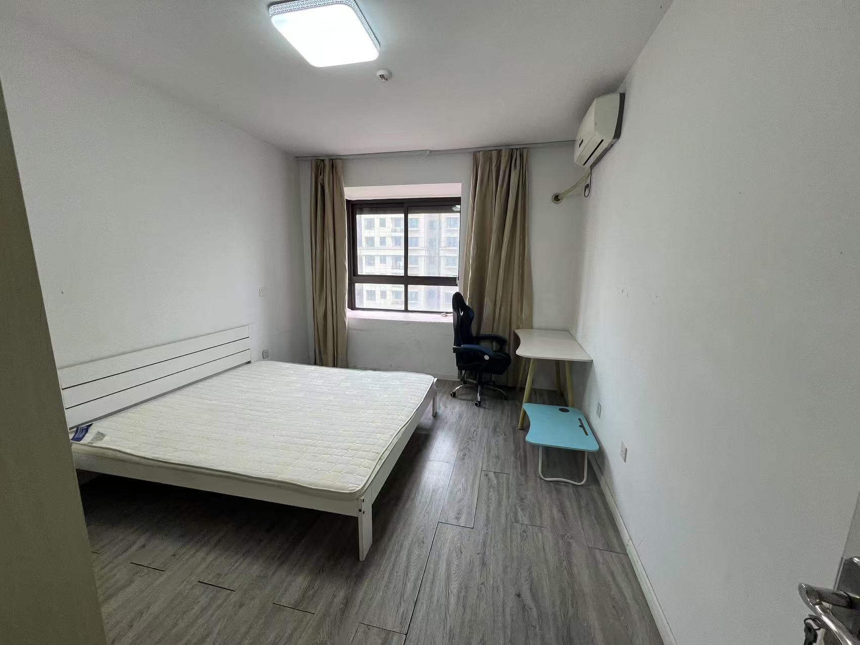 皇家花园北区 3室2厅1卫 110m&sup2;