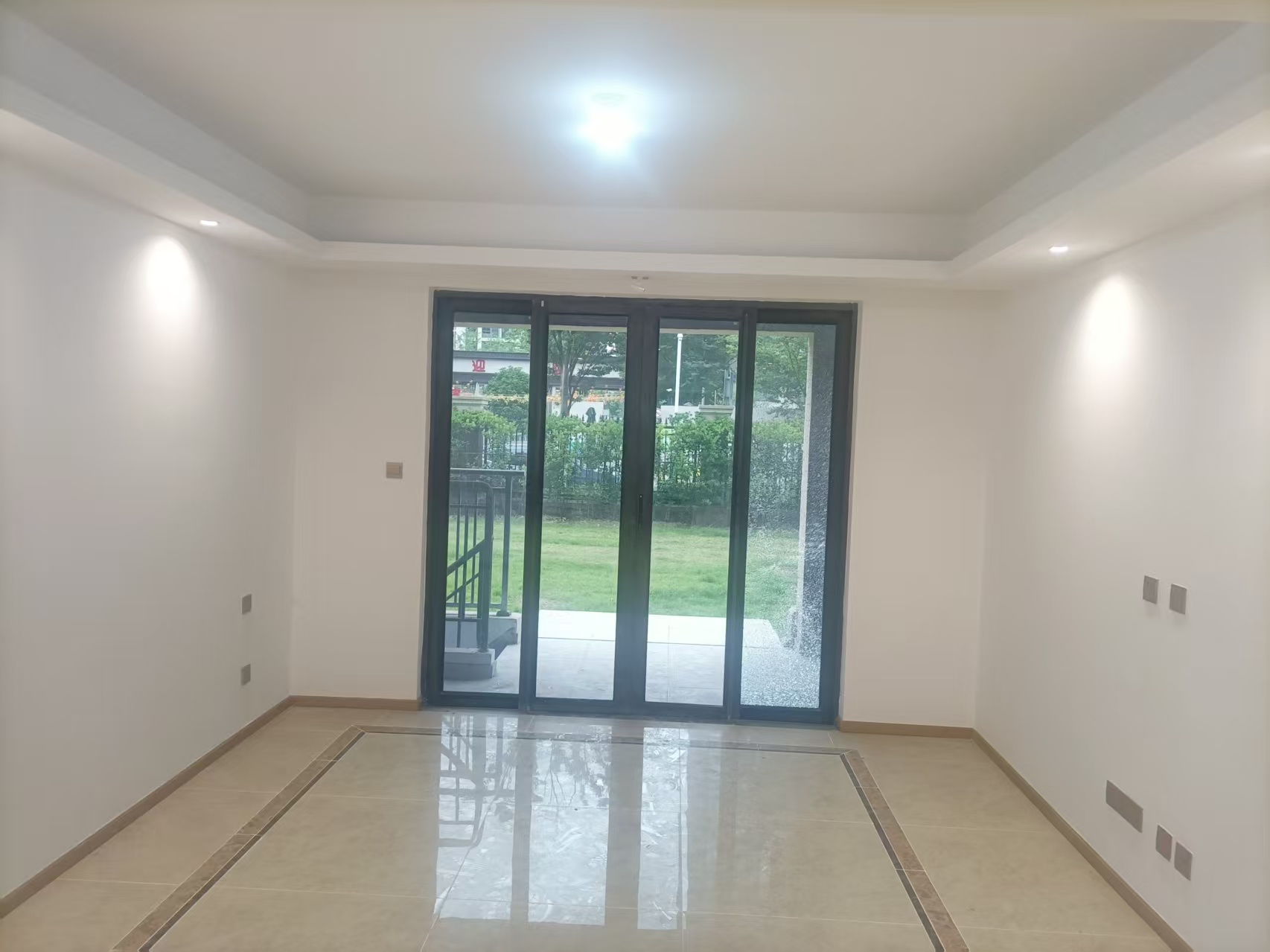 林肯公园 4室2厅2卫 215m&sup2;