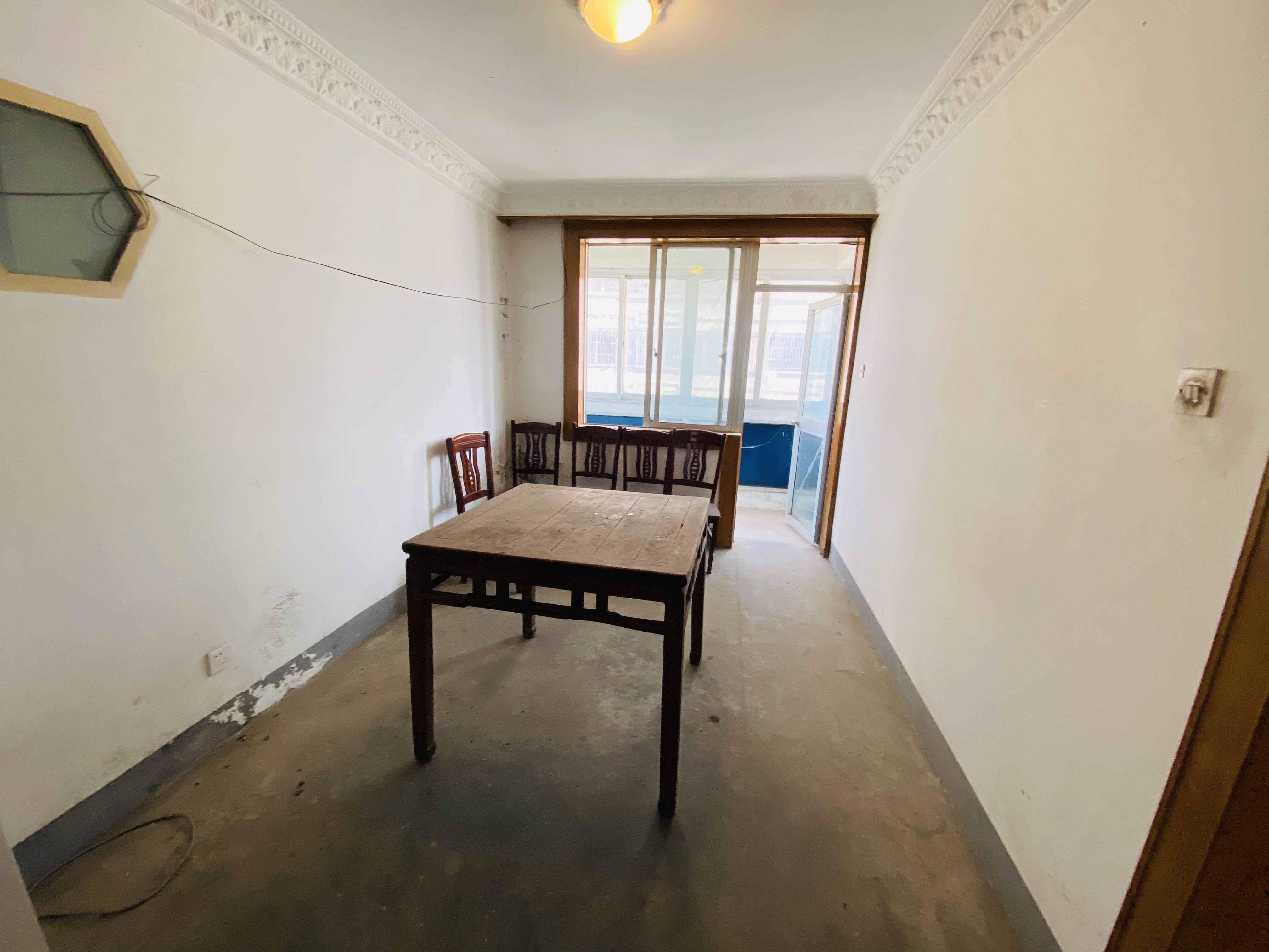鸿运城市花苑 4室2厅2卫 166m&sup2;