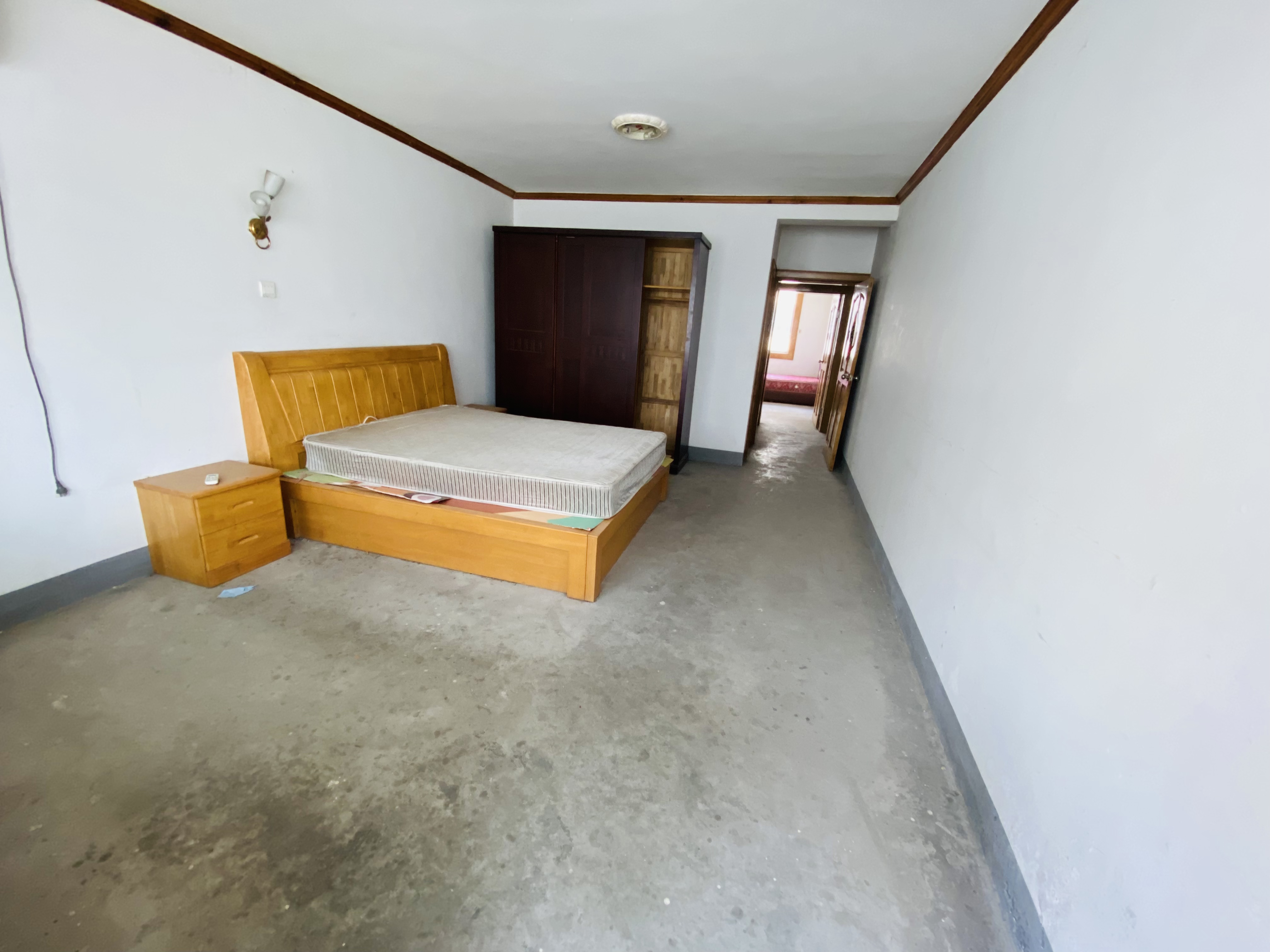 鸿运城市花苑 4室2厅2卫 166m&sup2;