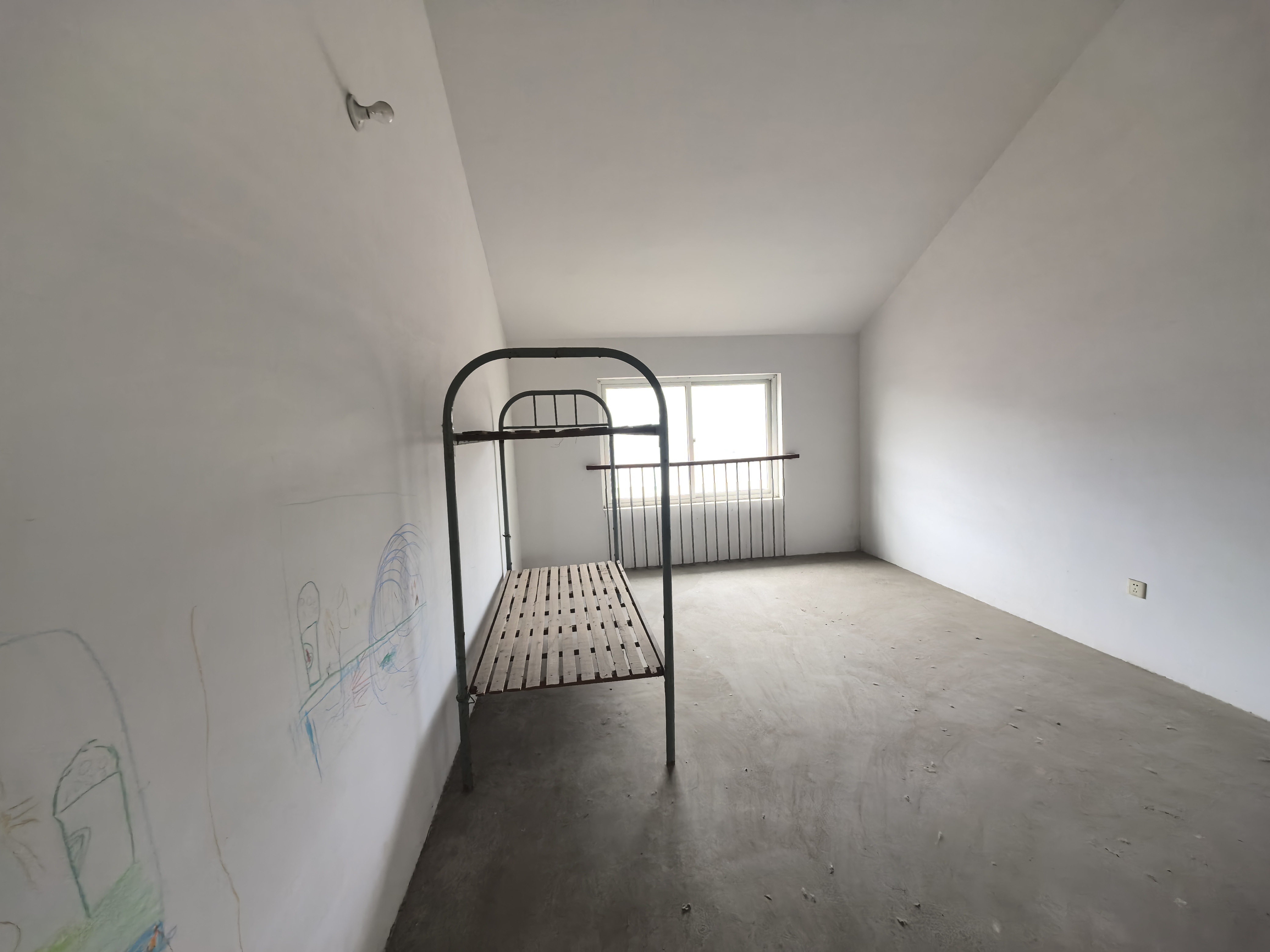 百家花苑 4室2厅1卫 246.00m&sup2;